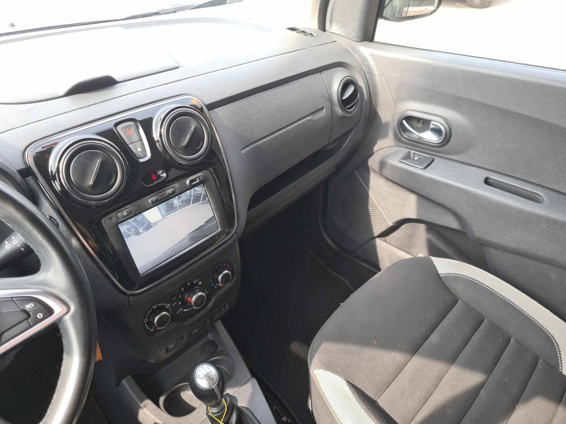 DACIA Lodgy 1.3 TCe Stepway S/S 7P - 12