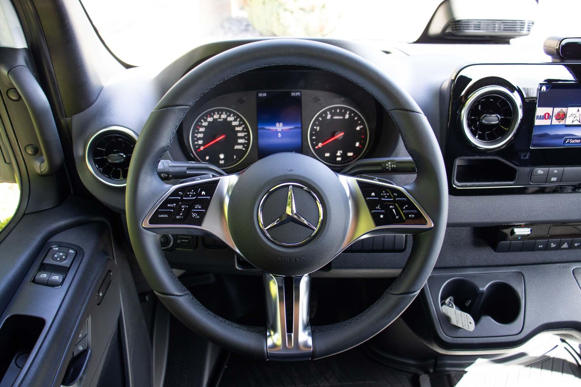 MERCEDES-BENZ Sprinter 319 CDI SELECT CH L - 9
