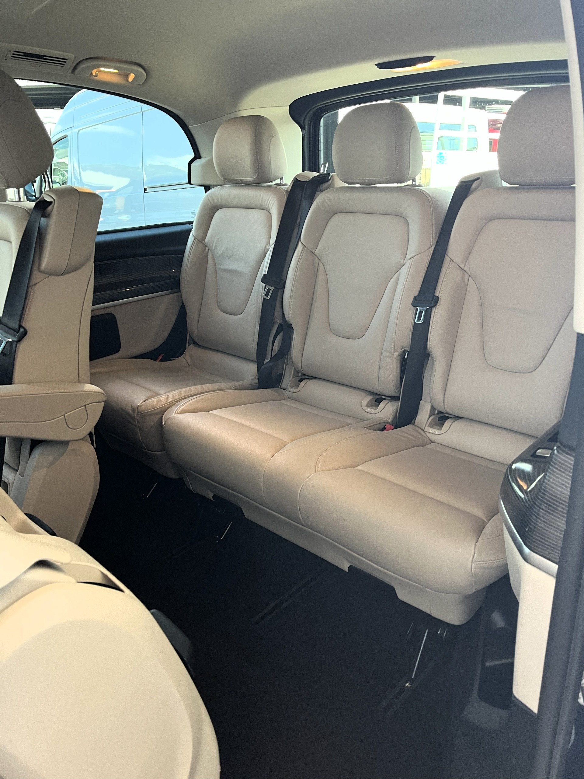 MERCEDES-BENZ V 300 d Avantgarde kompakt 4Matic 9G-Tronic - 17
