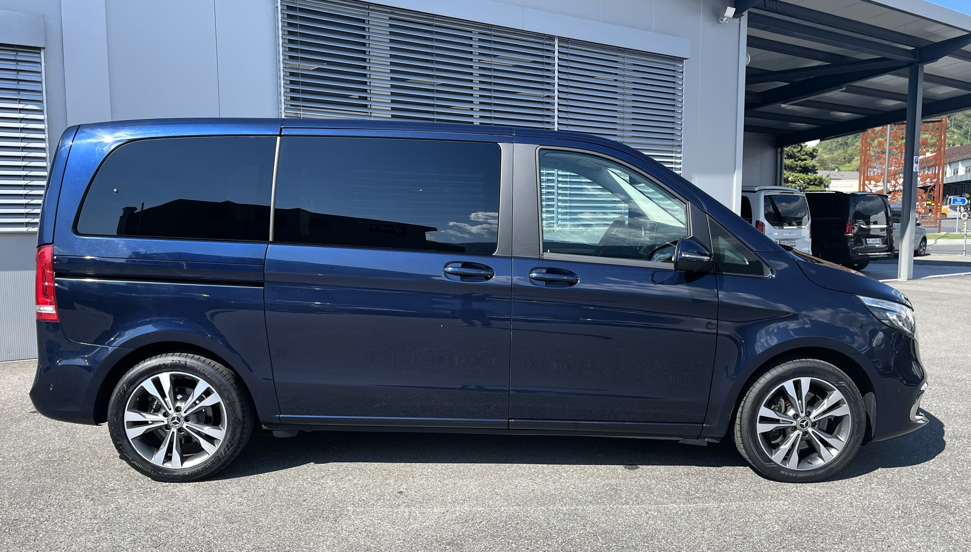 MERCEDES-BENZ V 300 d Avantgarde kompakt 4Matic 9G-Tronic - 2