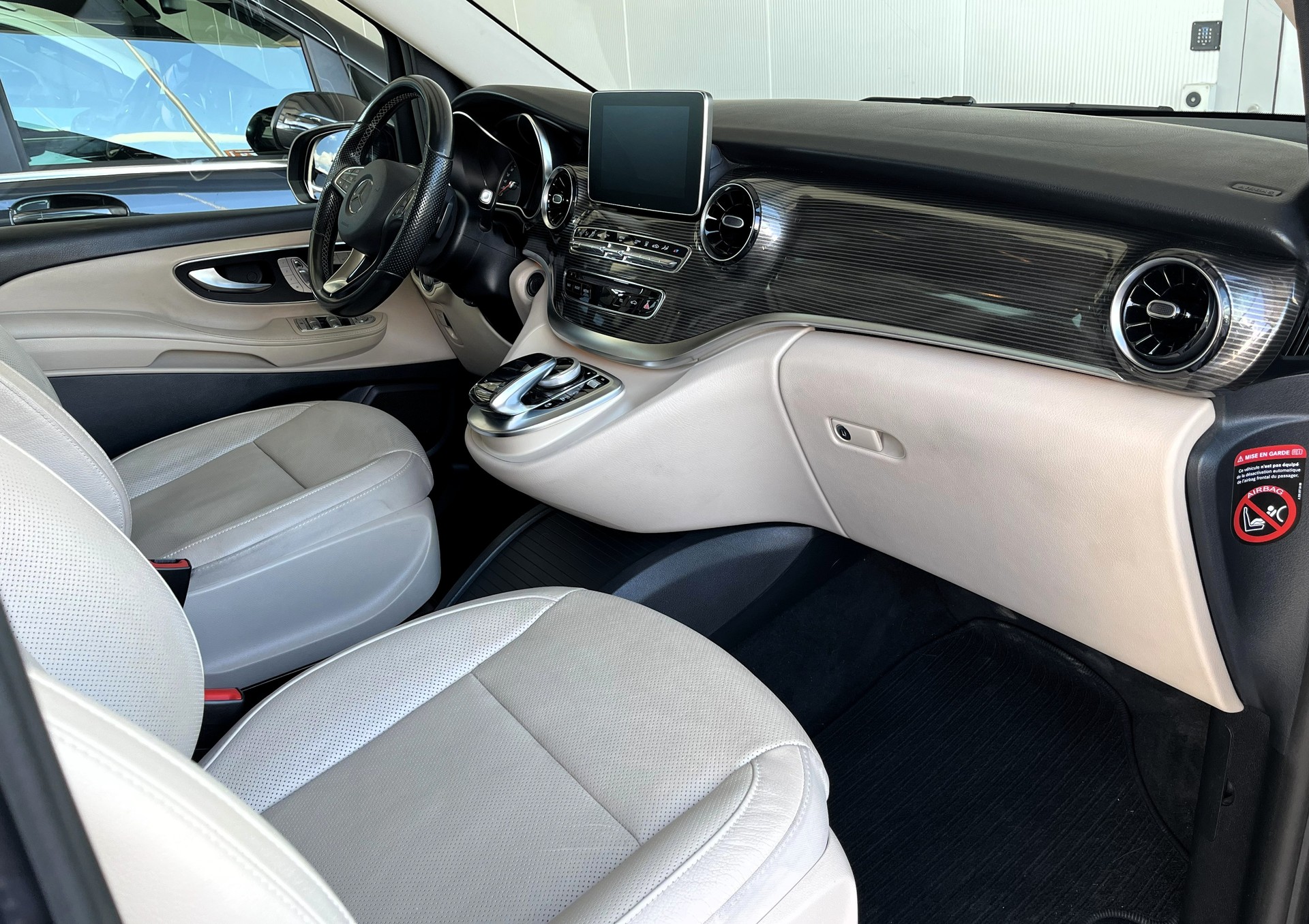 MERCEDES-BENZ V 300 d Avantgarde kompakt 4Matic 9G-Tronic - 9