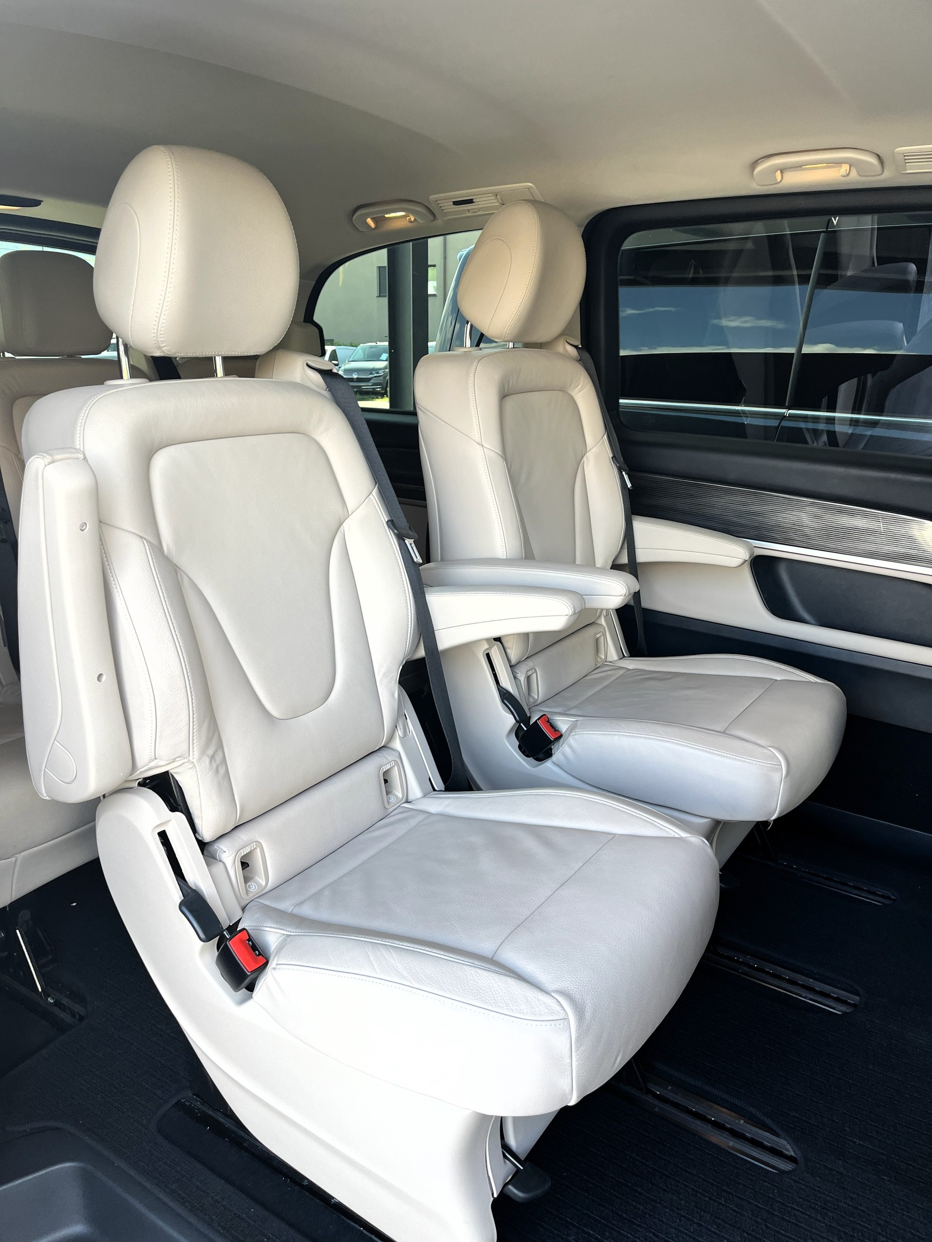 MERCEDES-BENZ V 300 d Avantgarde kompakt 4Matic 9G-Tronic - 14