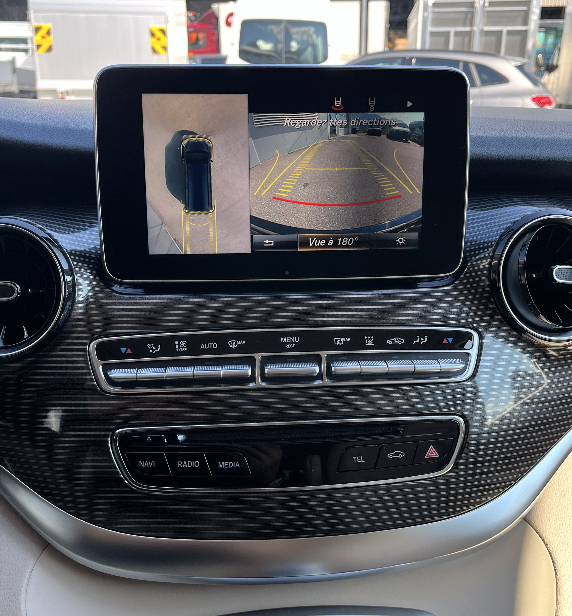 MERCEDES-BENZ V 300 d Avantgarde kompakt 4Matic 9G-Tronic - 12