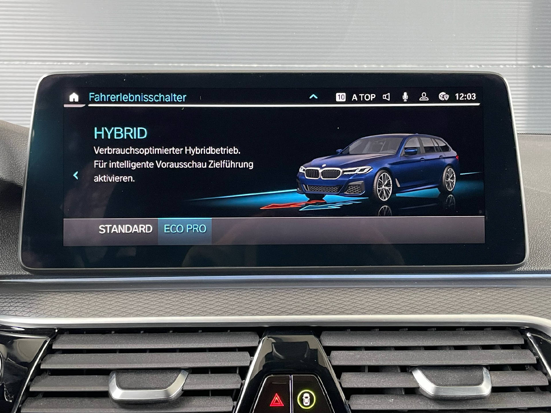 BMW 530e xDrive SAG Touring-12