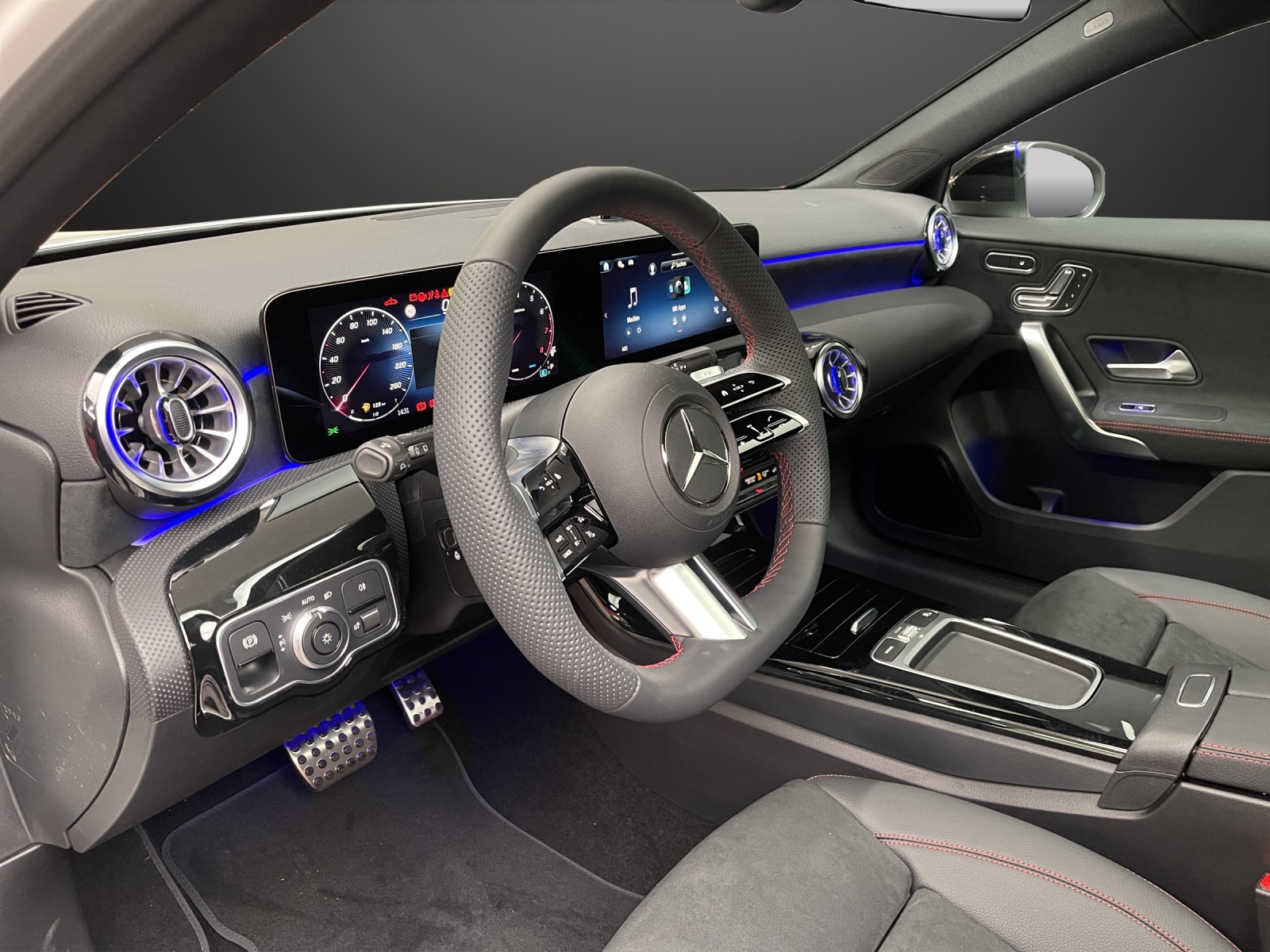 MERCEDES-BENZ A 200 Kompaktlimousine Night Star - 8