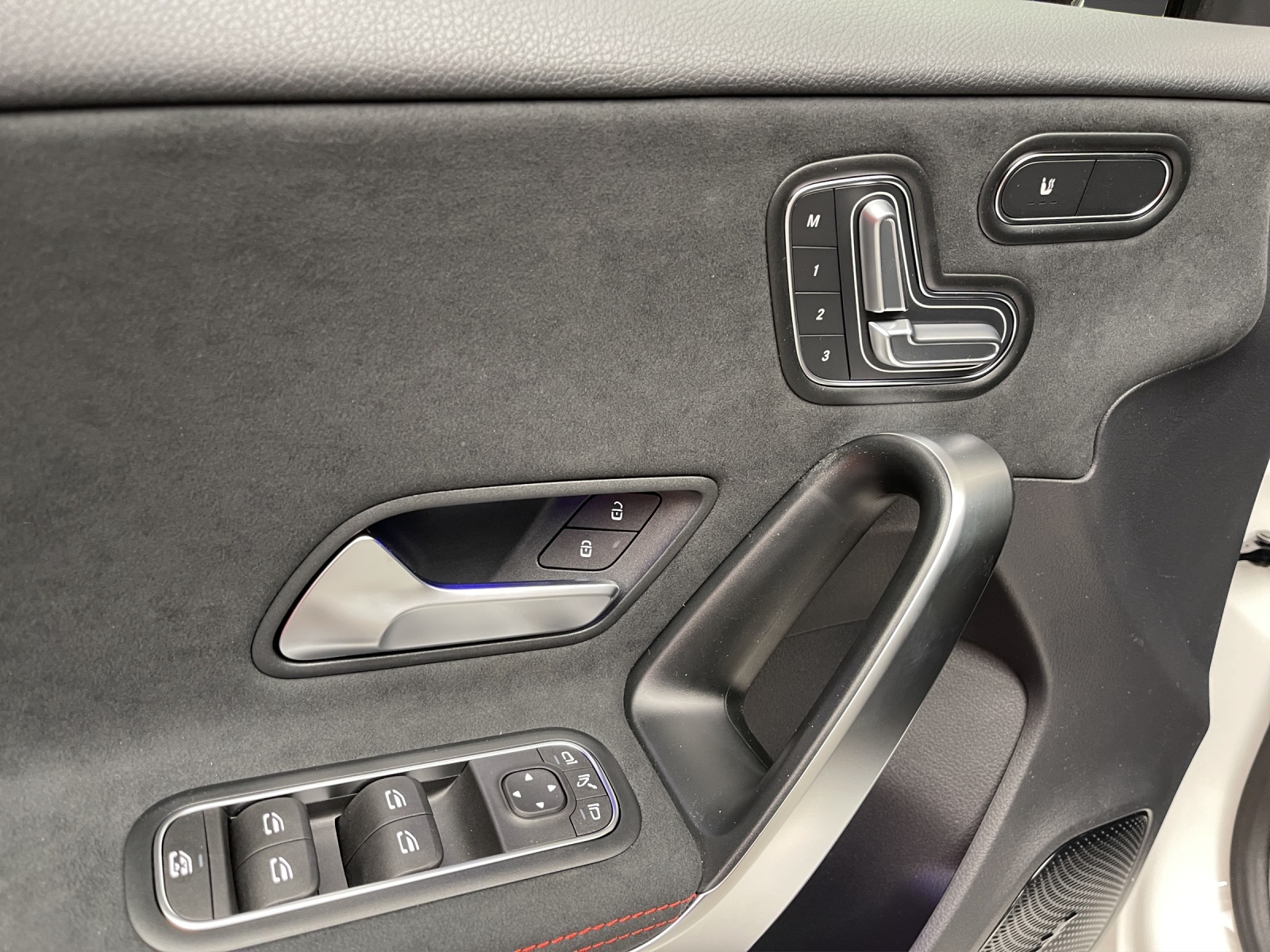 MERCEDES-BENZ A 200 Kompaktlimousine Night Star - 13