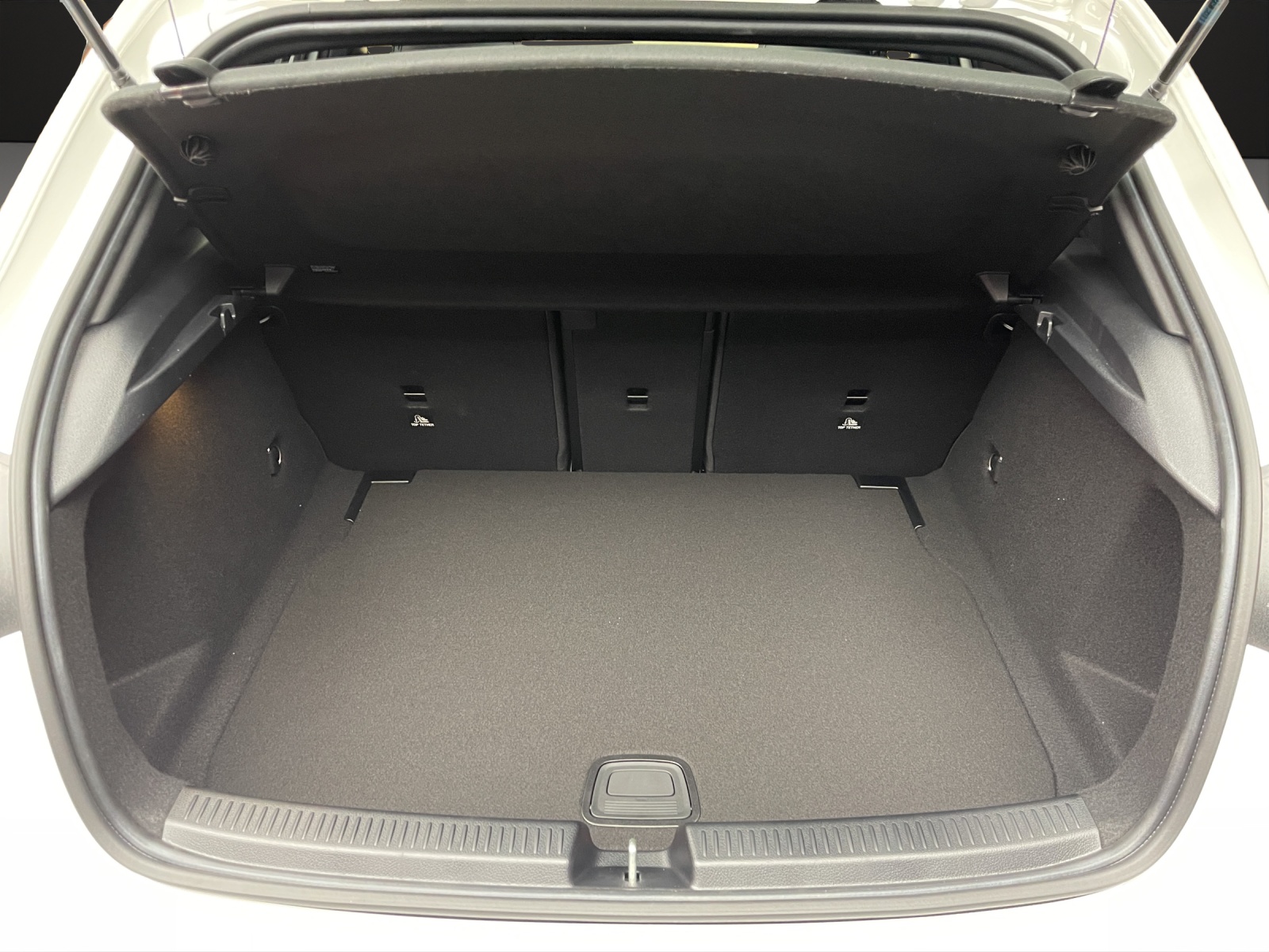 MERCEDES-BENZ A 200 Kompaktlimousine Night Star - 12