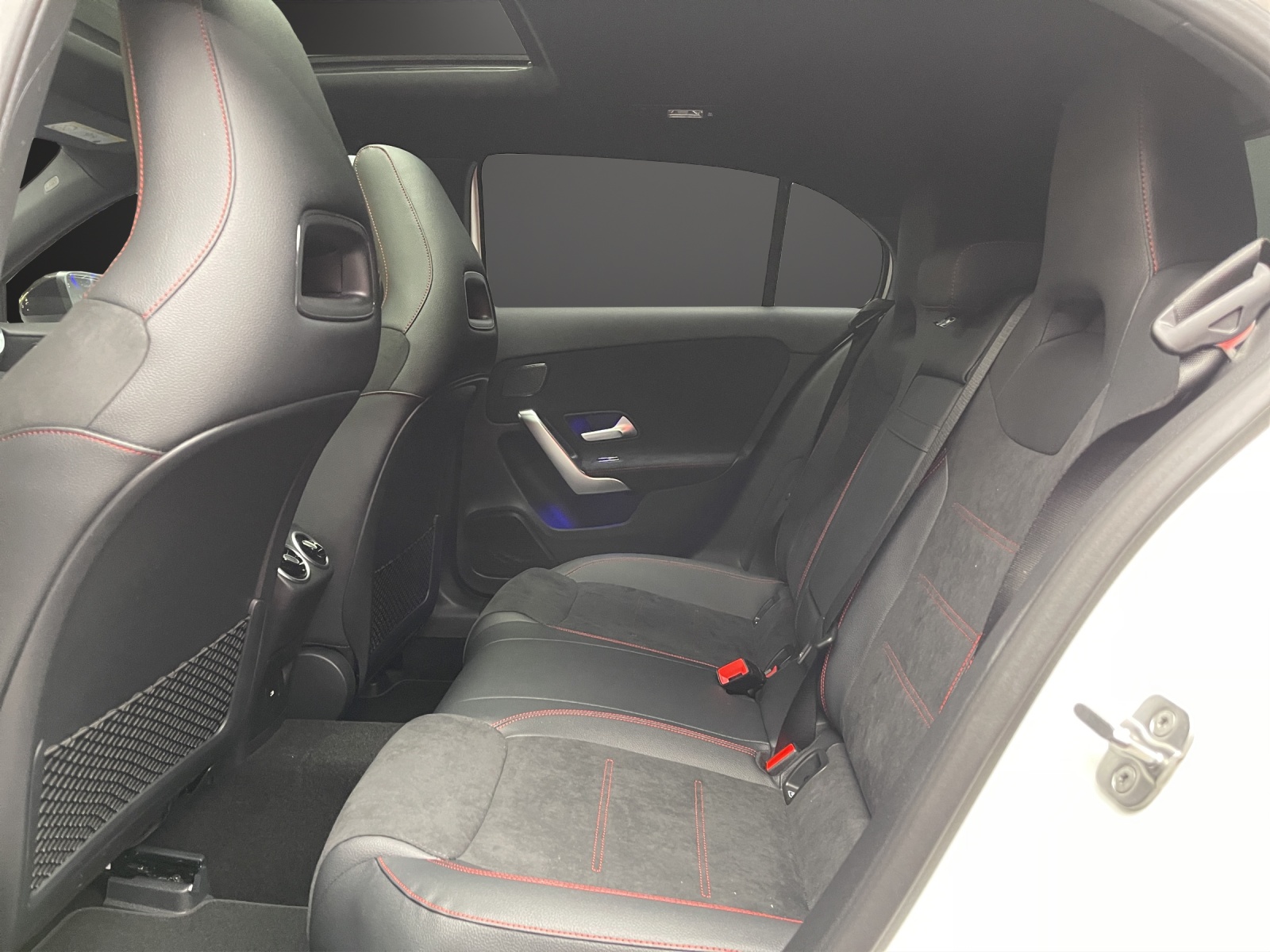 MERCEDES-BENZ A 200 Kompaktlimousine Night Star - 11