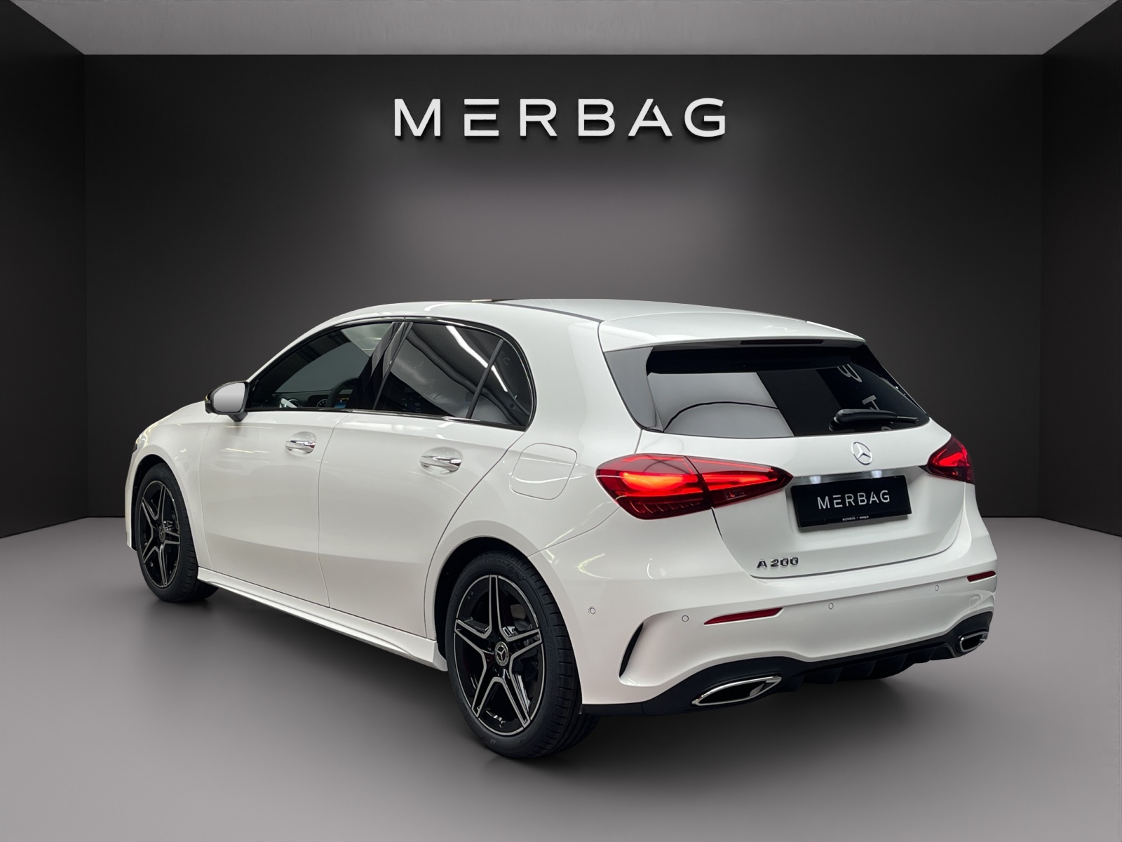 MERCEDES-BENZ A 200 Kompaktlimousine Night Star - 4