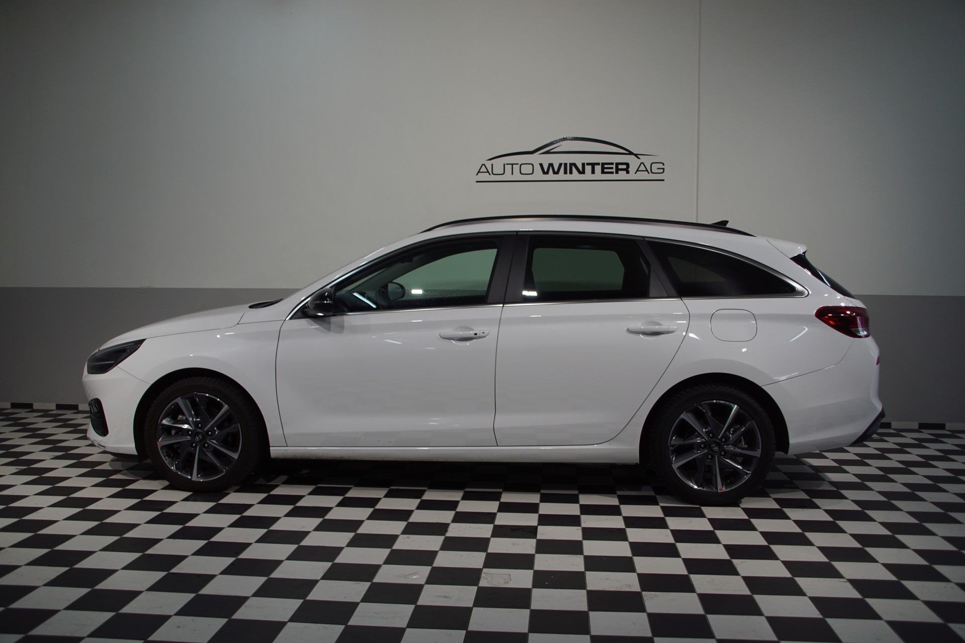 HYUNDAI i30 Wagon 1.5 T-GDi Vertex 48V MH DCT *swiss* - 9