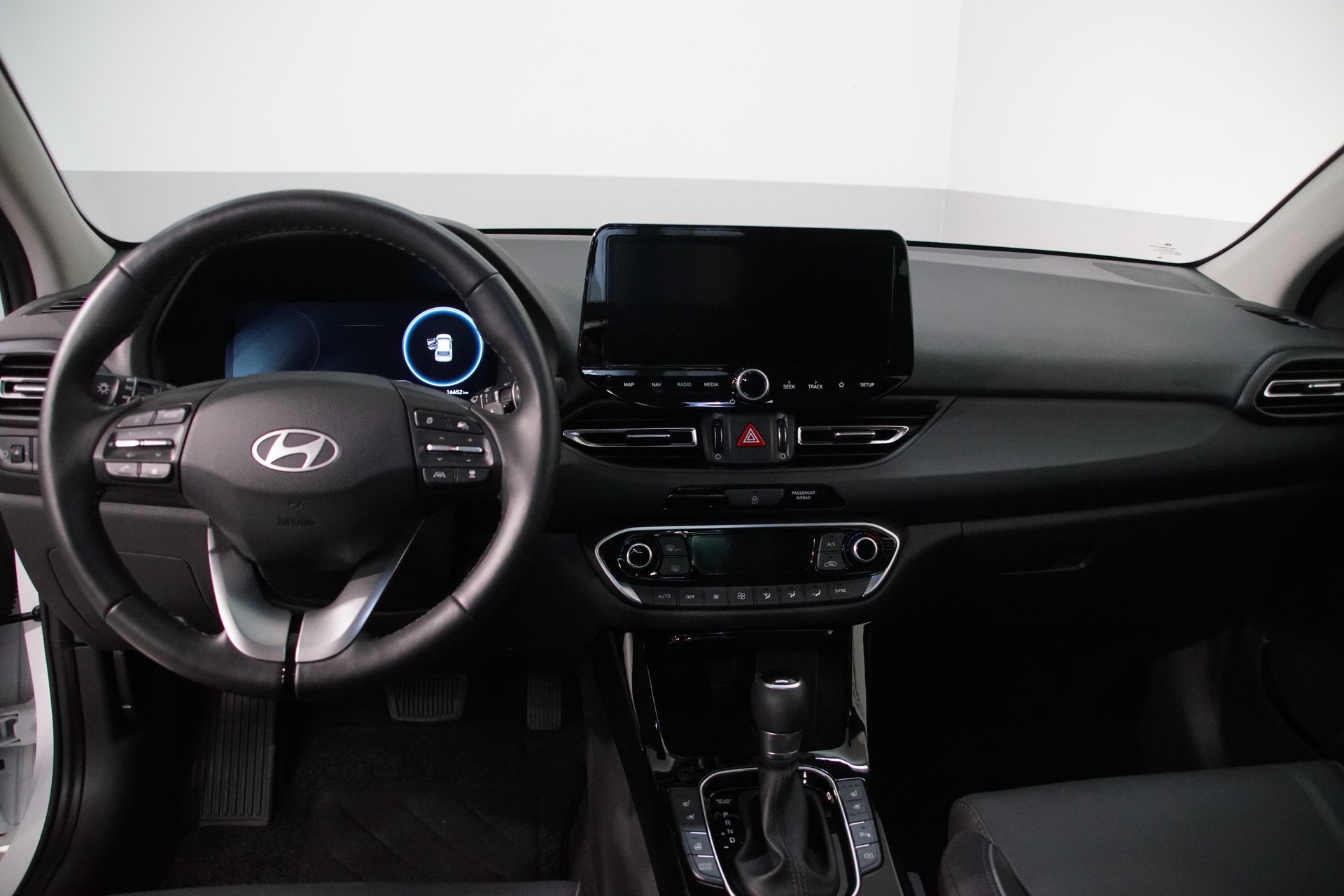 HYUNDAI i30 Wagon 1.5 T-GDi Vertex 48V MH DCT *swiss* - 13