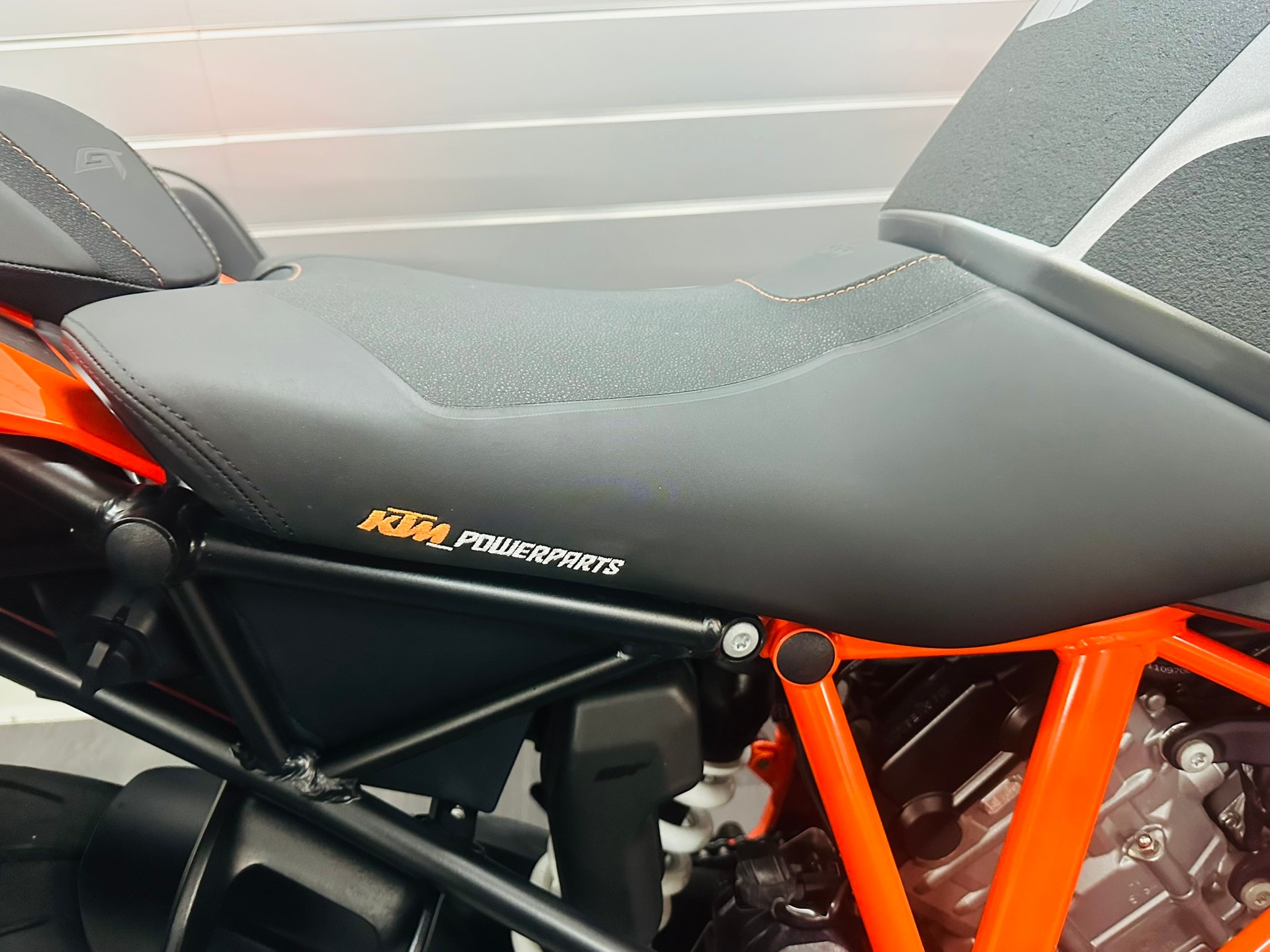 KTM 1290 Super Duke GT - 7
