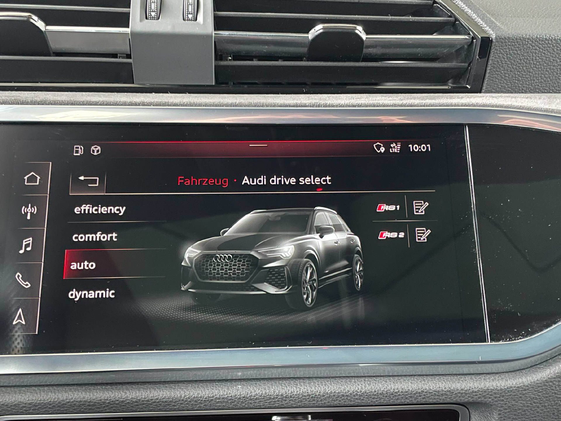 AUDI RS Q3 2.5 TFSI quattro S-Tronic-11