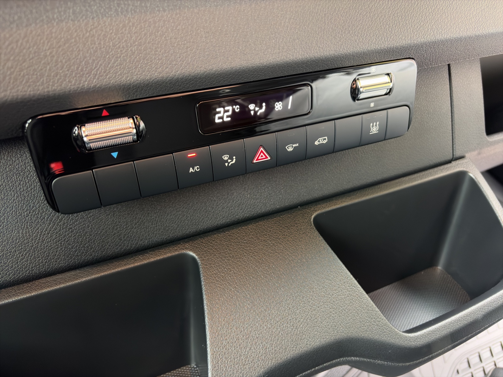 MERCEDES-BENZ eSprinter 320 81kWh Standard Pro WORKER - 15