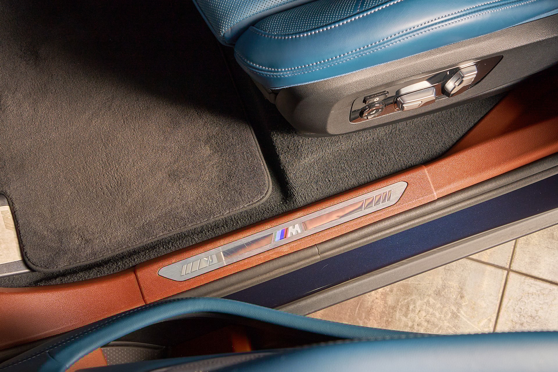 BMW XM xDrive PHEV Steptronic - 4