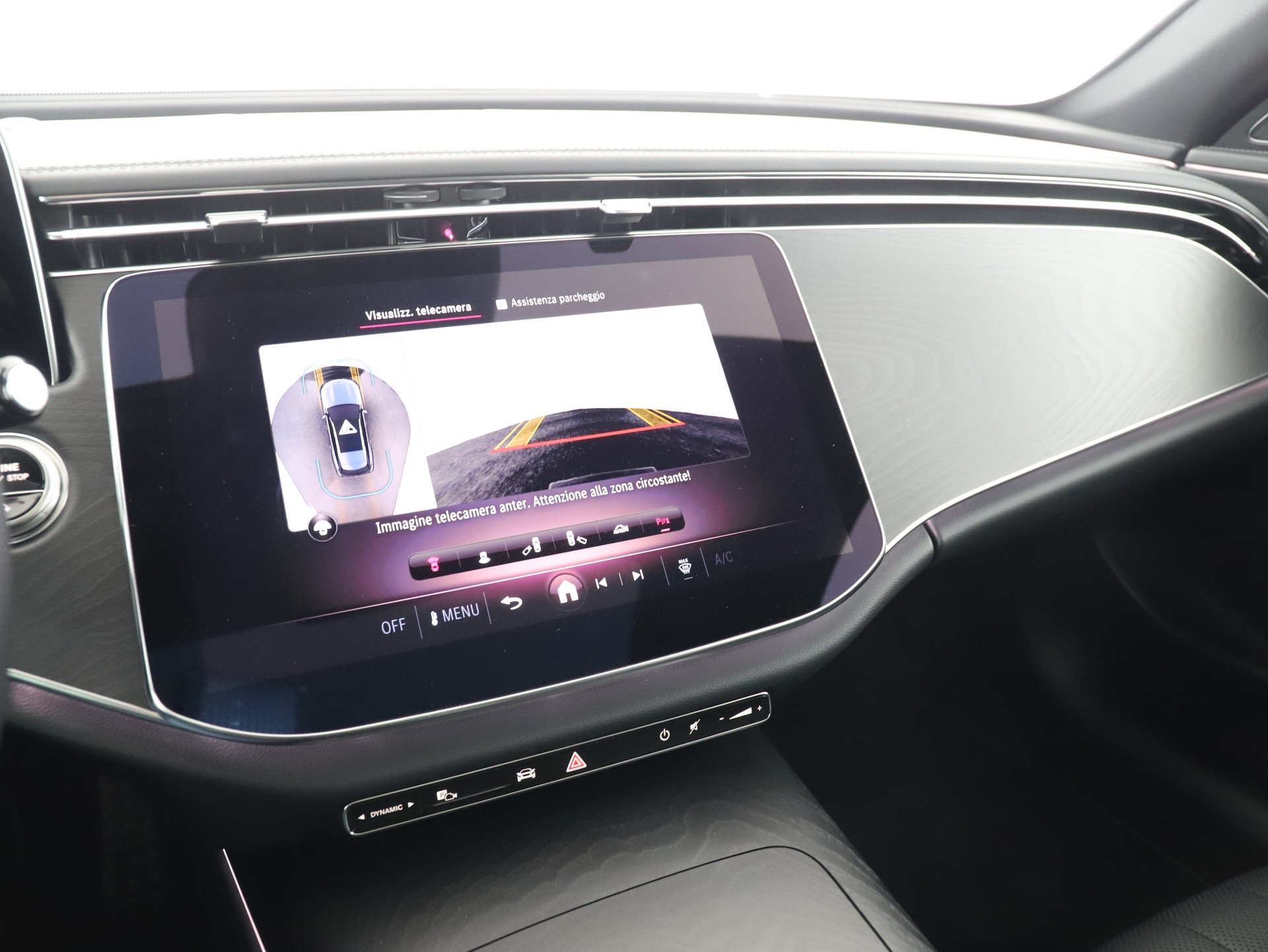 MERCEDES-BENZ E 200 T 9G-Tronic 4Matic - 16