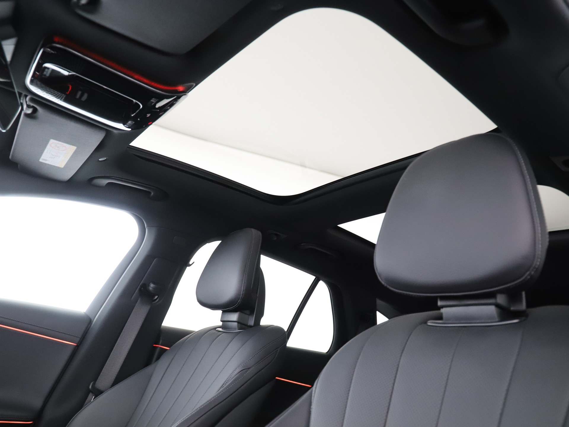 MERCEDES-BENZ E 200 T 9G-Tronic 4Matic - 14