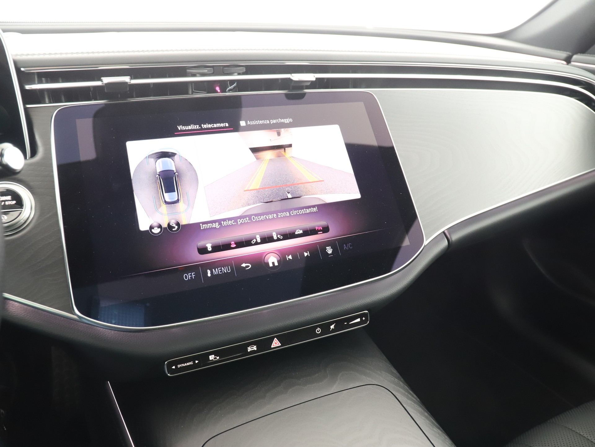 MERCEDES-BENZ E 200 T 9G-Tronic 4Matic - 15