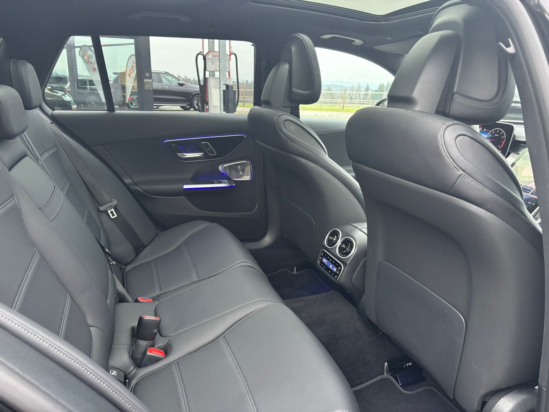 MERCEDES-BENZ C 200 AMG-Line 4Matic Kombi - 10