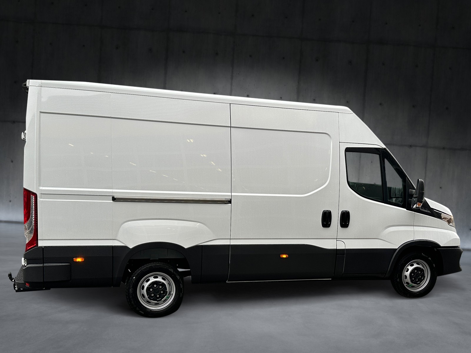 35 S 16 A8 V