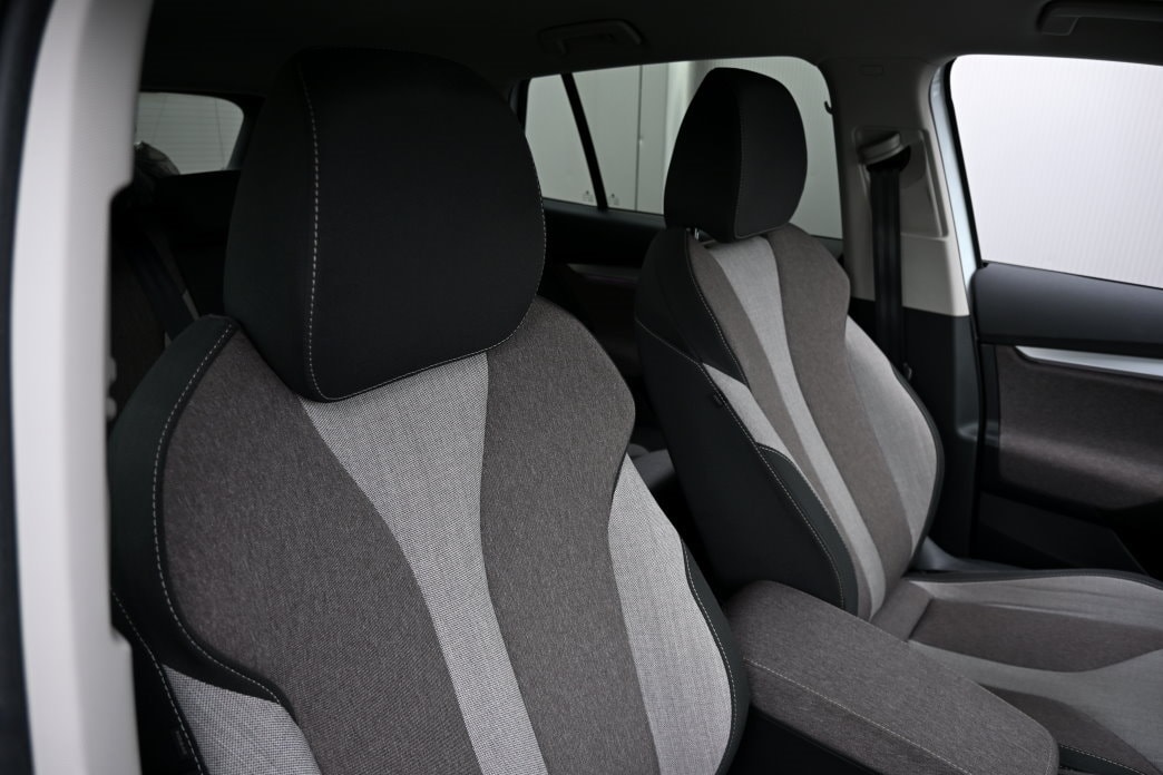 SKODA Enyaq iV 60 - 6