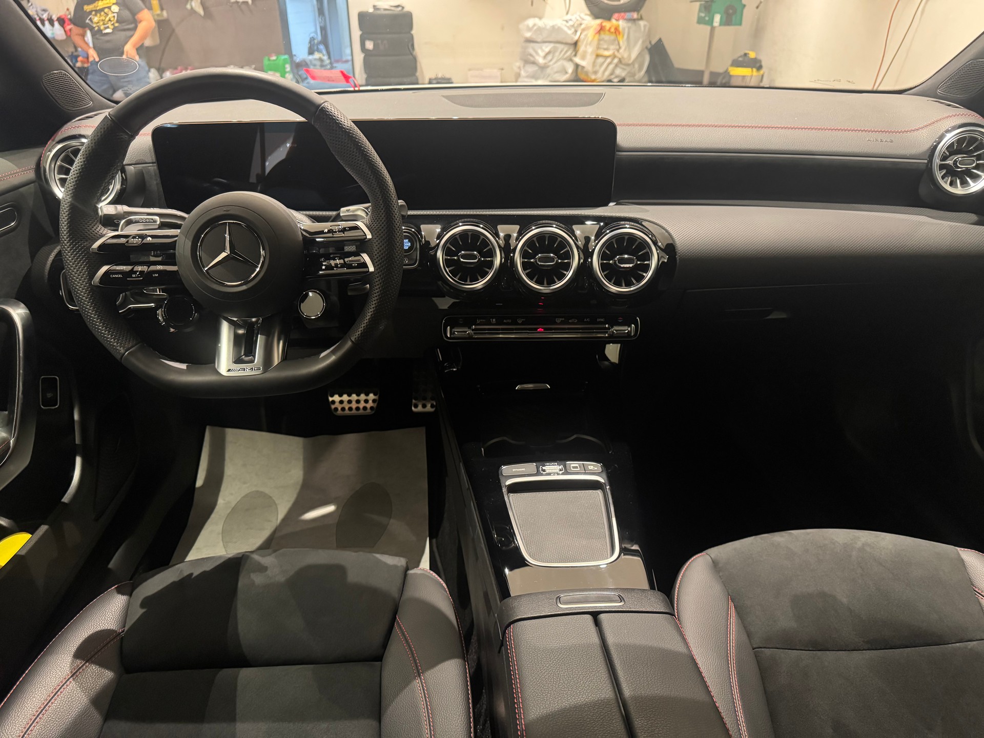 MERCEDES-BENZ CLA 35 AMG 4matic - 8