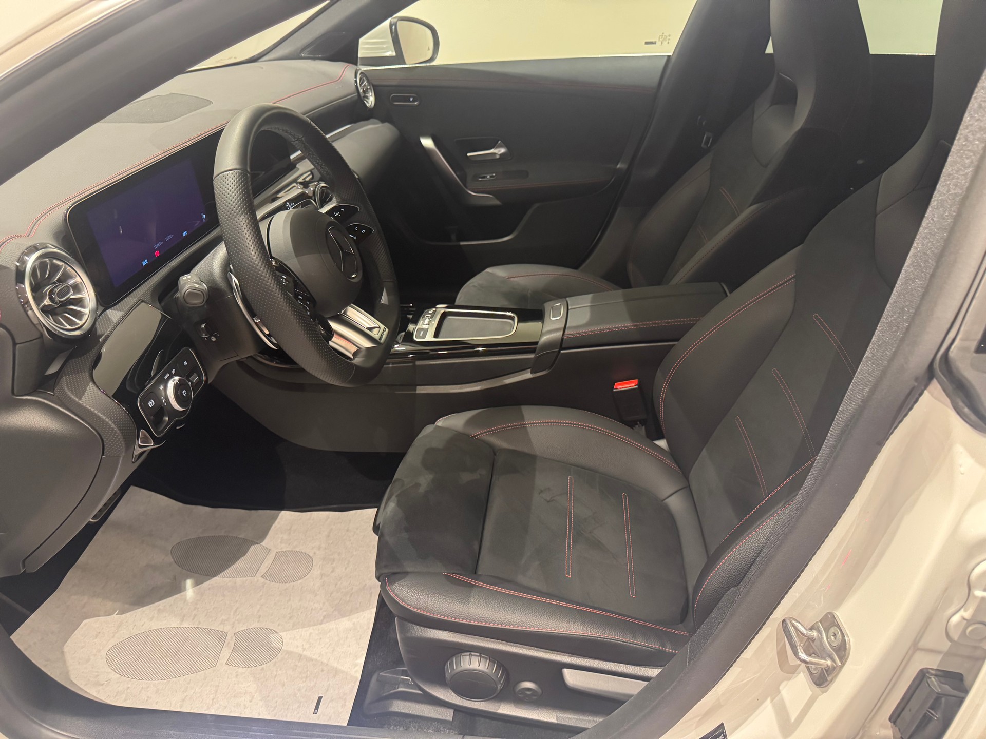 MERCEDES-BENZ CLA 35 AMG 4matic - 9