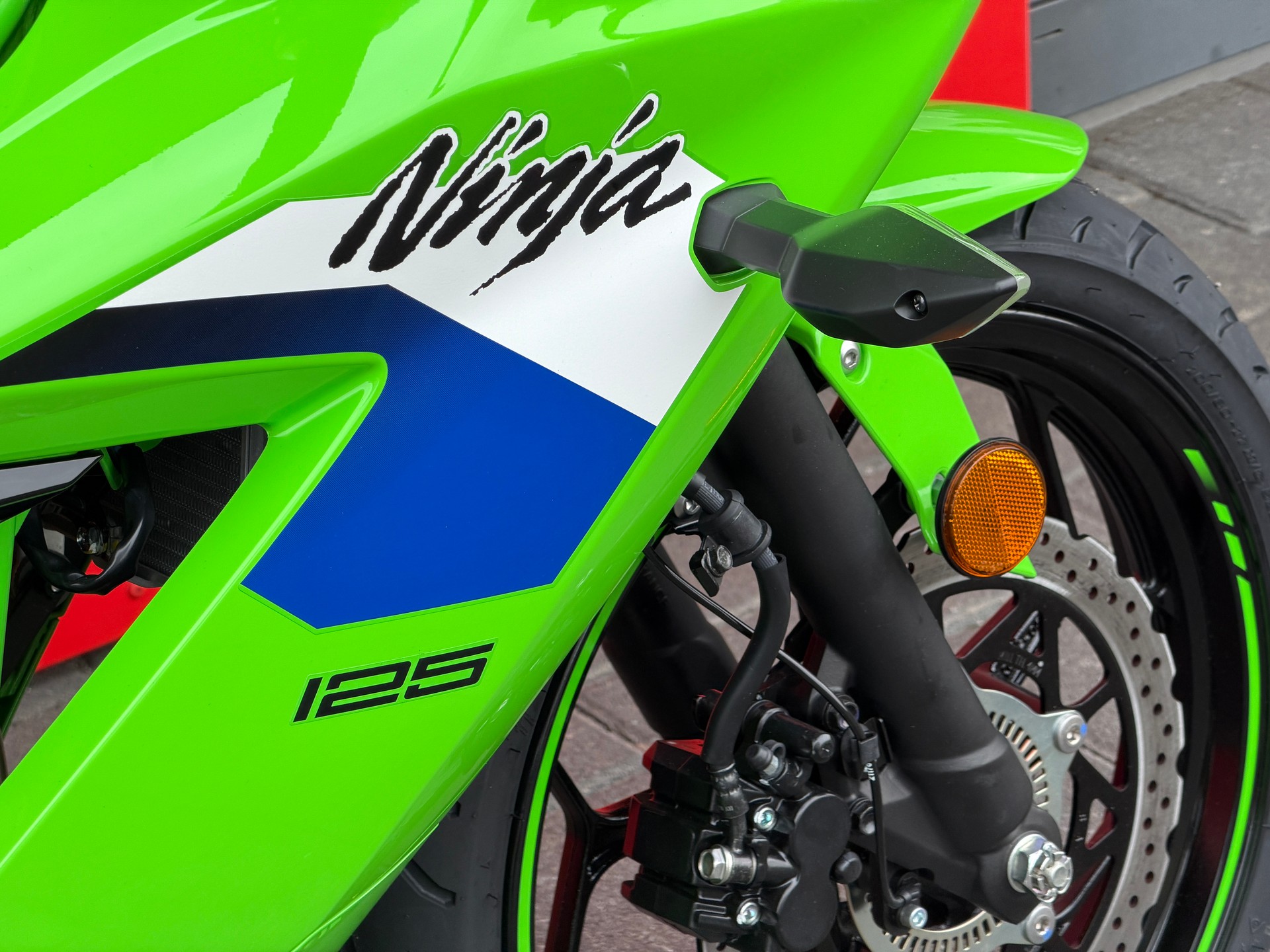 KAWASAKI Ninja 125 - 7