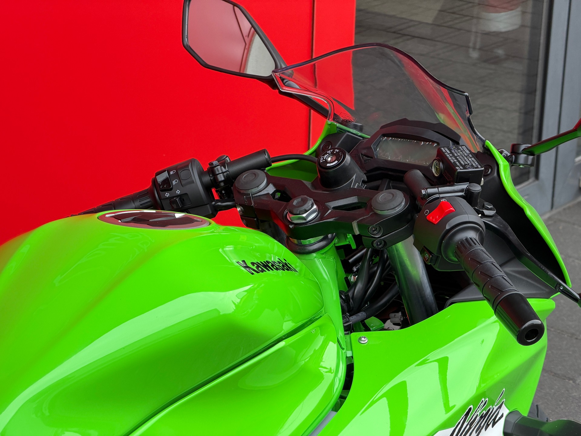 KAWASAKI Ninja 125 - 10