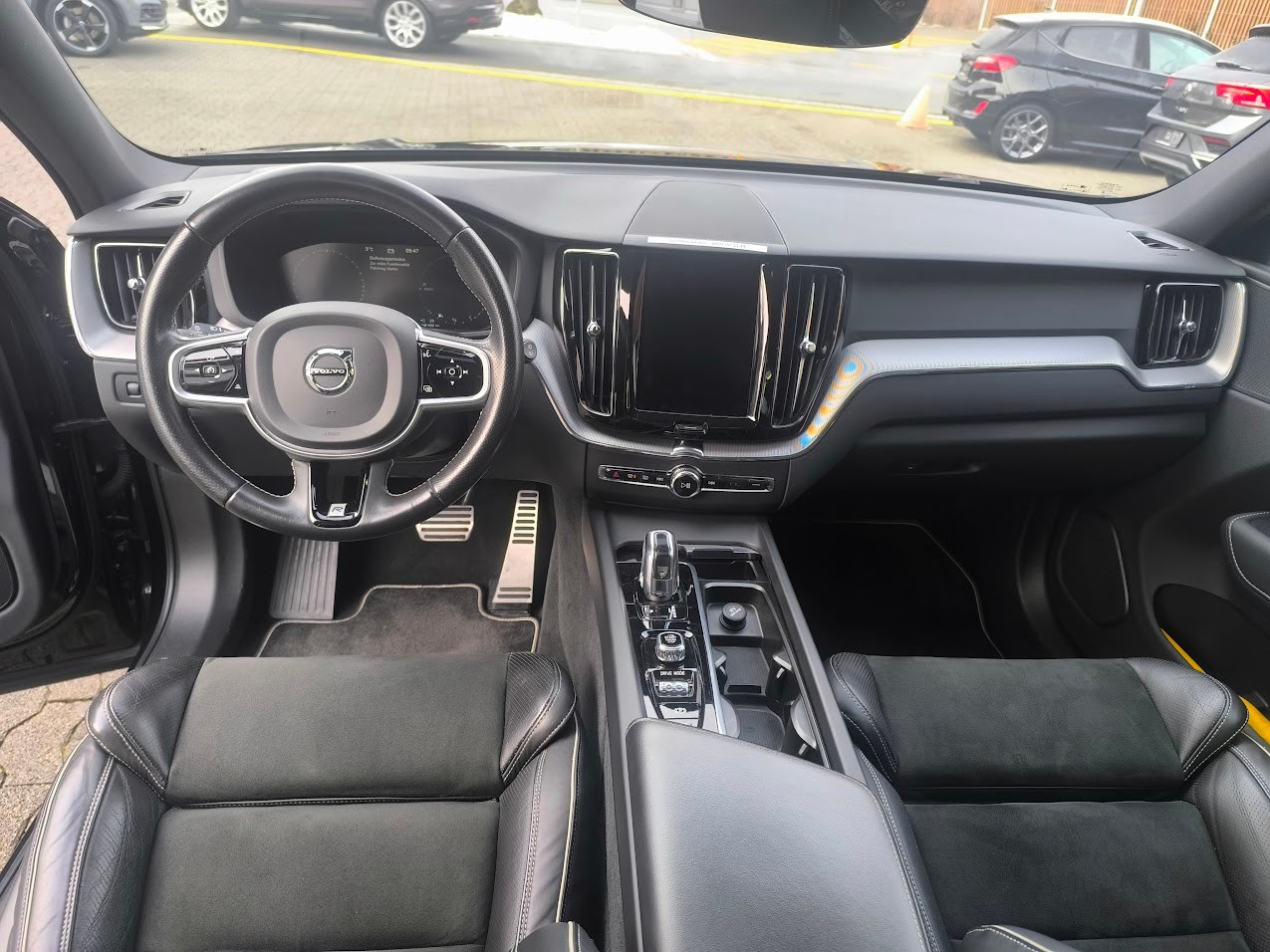 VOLVO XC60 T8 eAWD R-Design Geartronic - 10