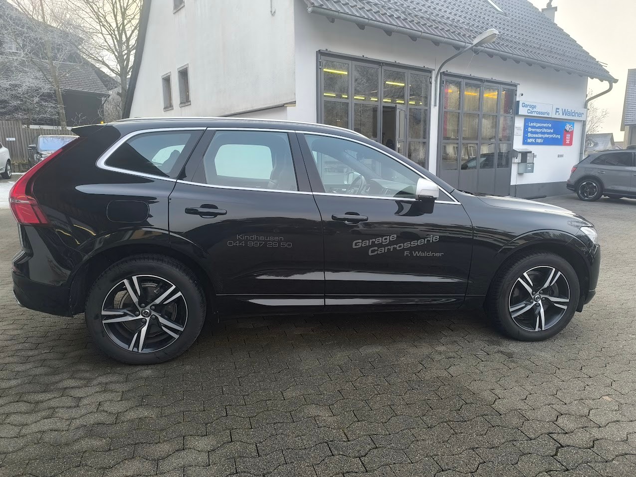 VOLVO XC60 T8 eAWD R-Design Geartronic - 4