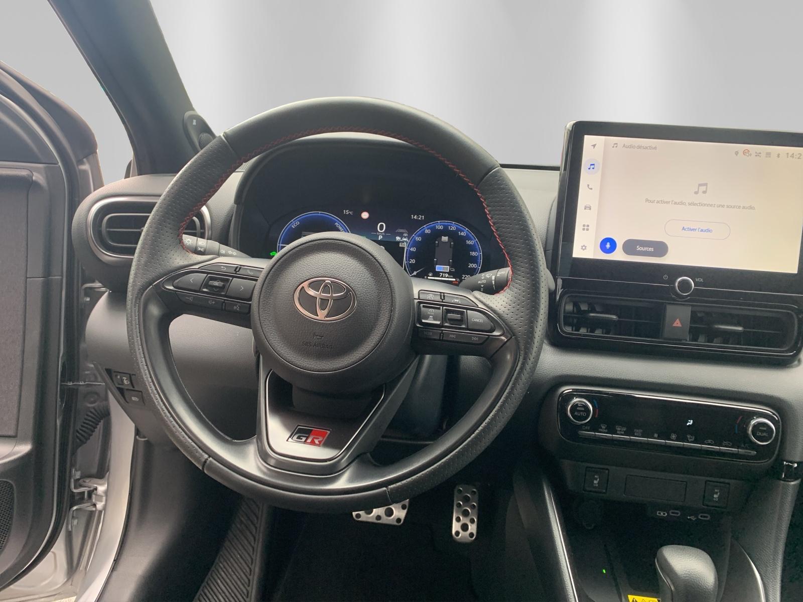TOYOTA Yaris 1.5 VVT-i HSD GR Sport - 9