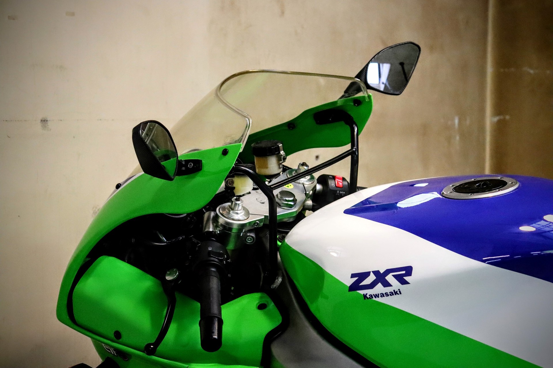KAWASAKI Ninja ZX-7R - 7