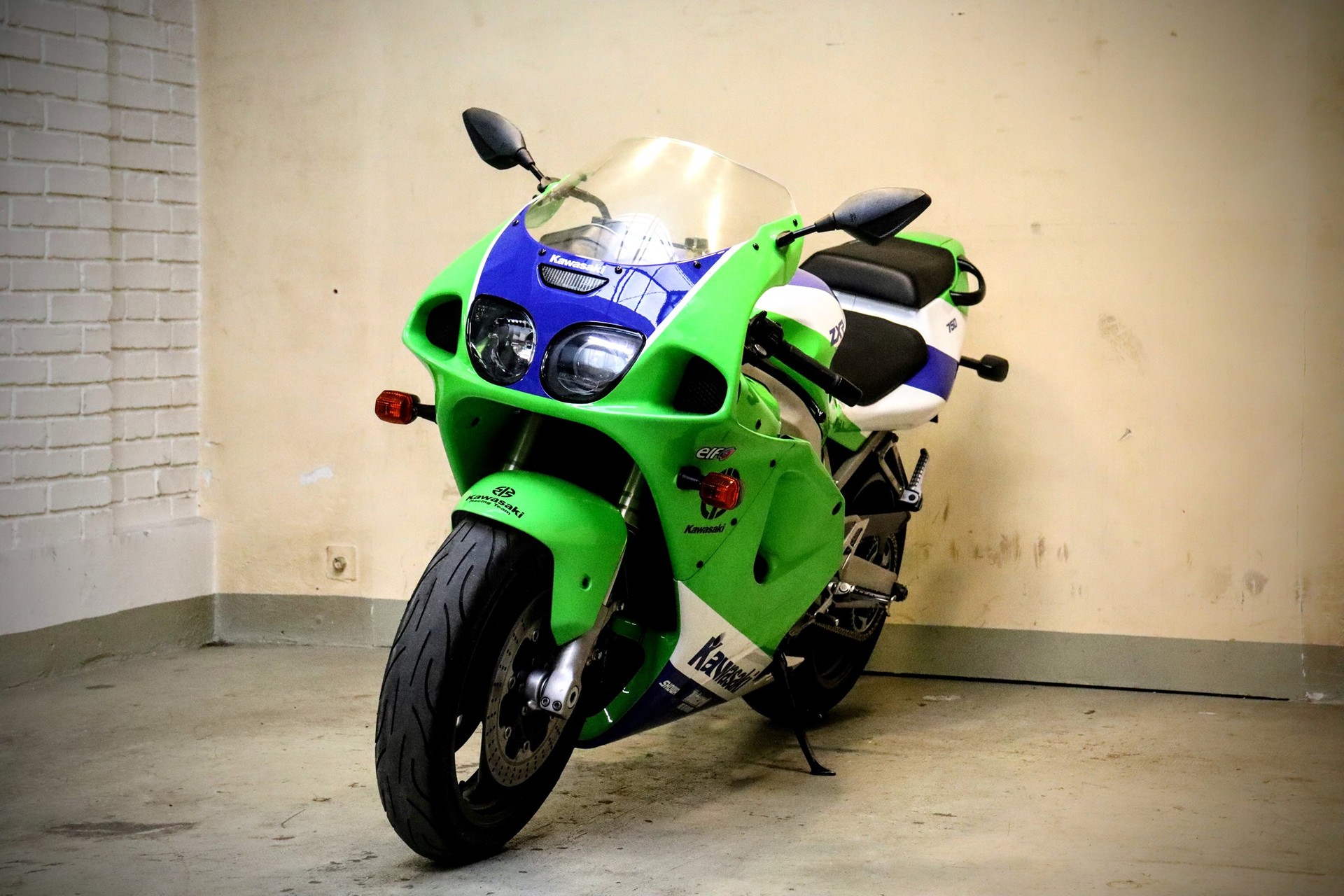 KAWASAKI Ninja ZX-7R - 2