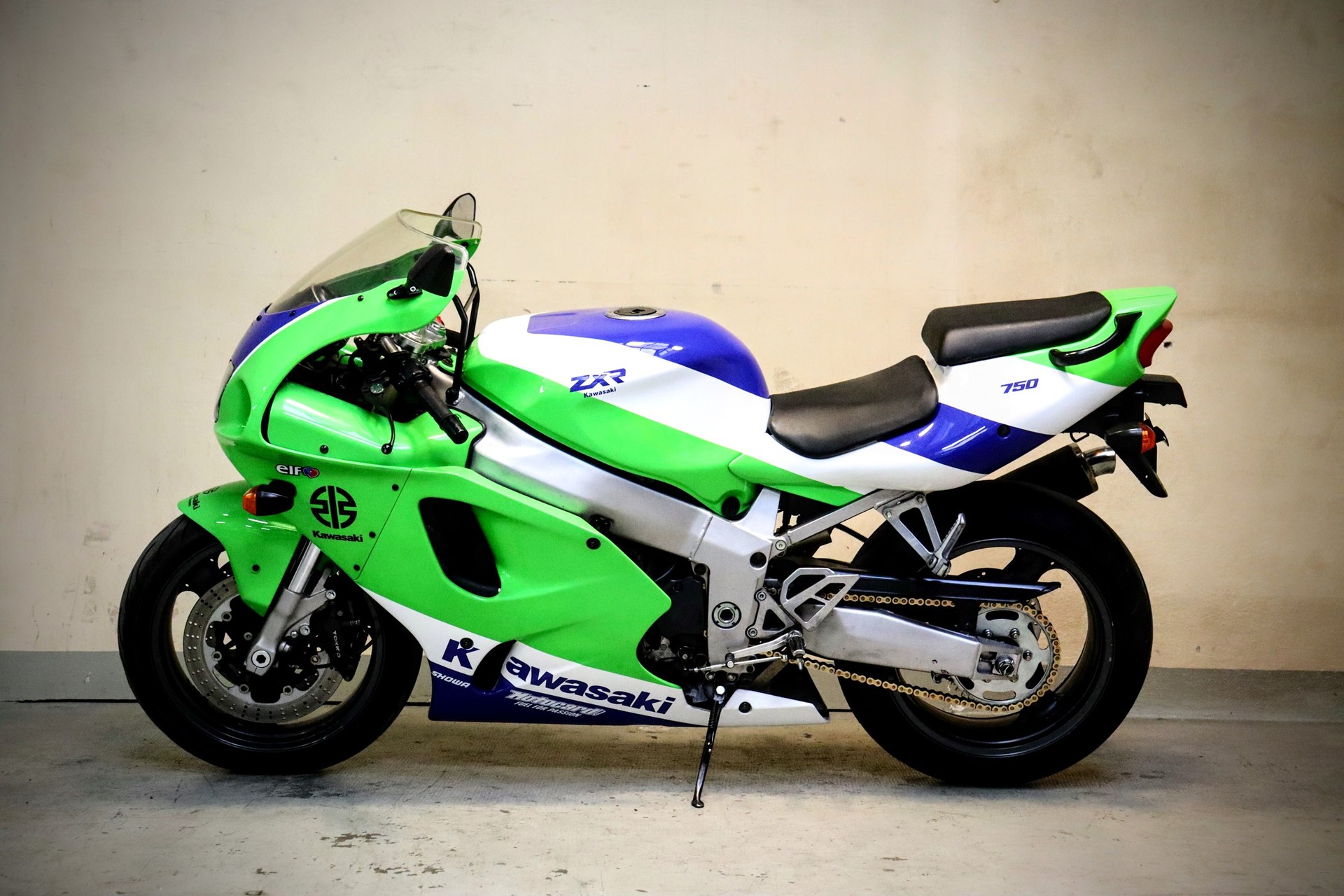KAWASAKI Ninja ZX-7R - 4