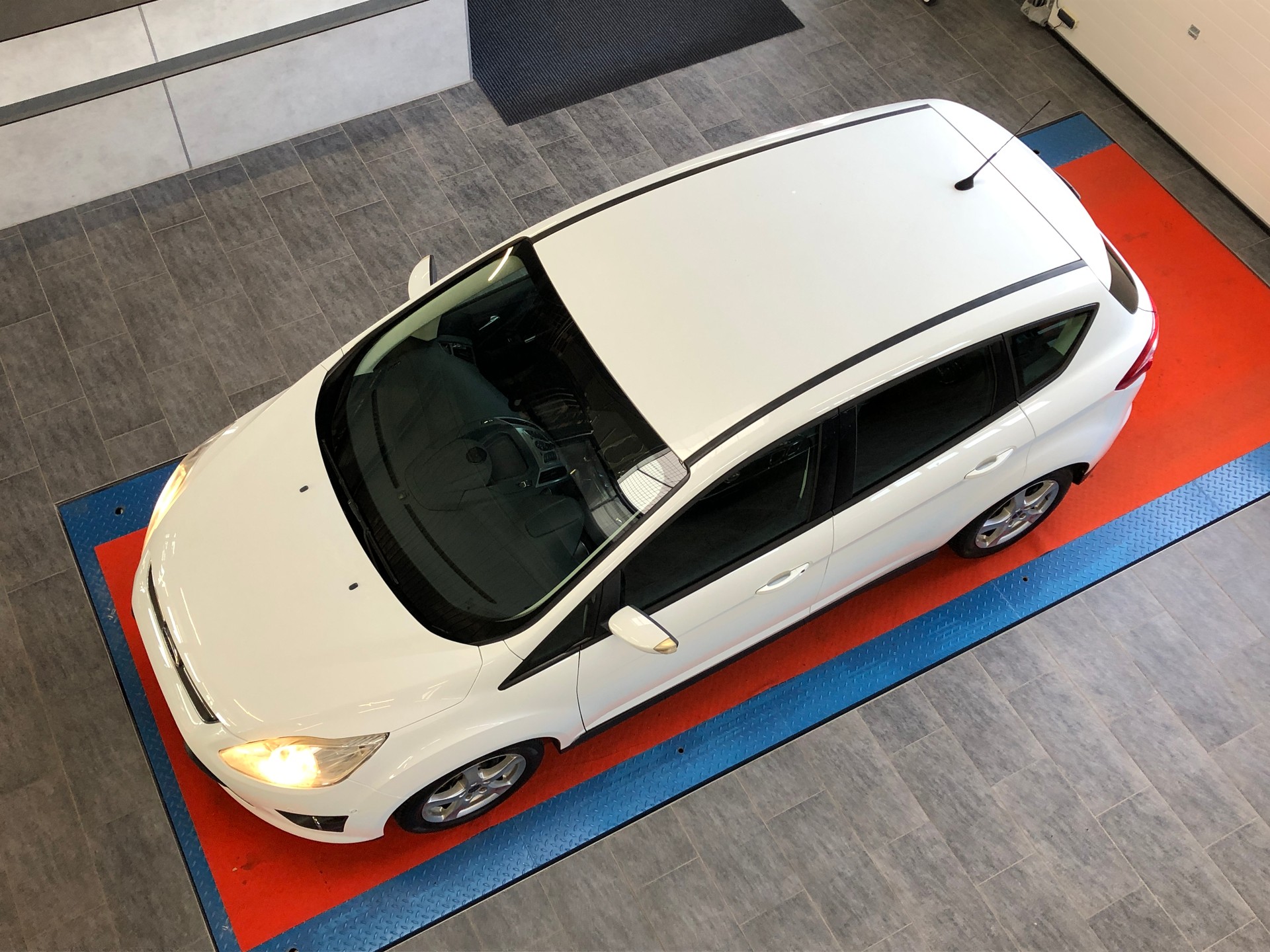 FORD C-Max 1.0 SCTi Winner - 32