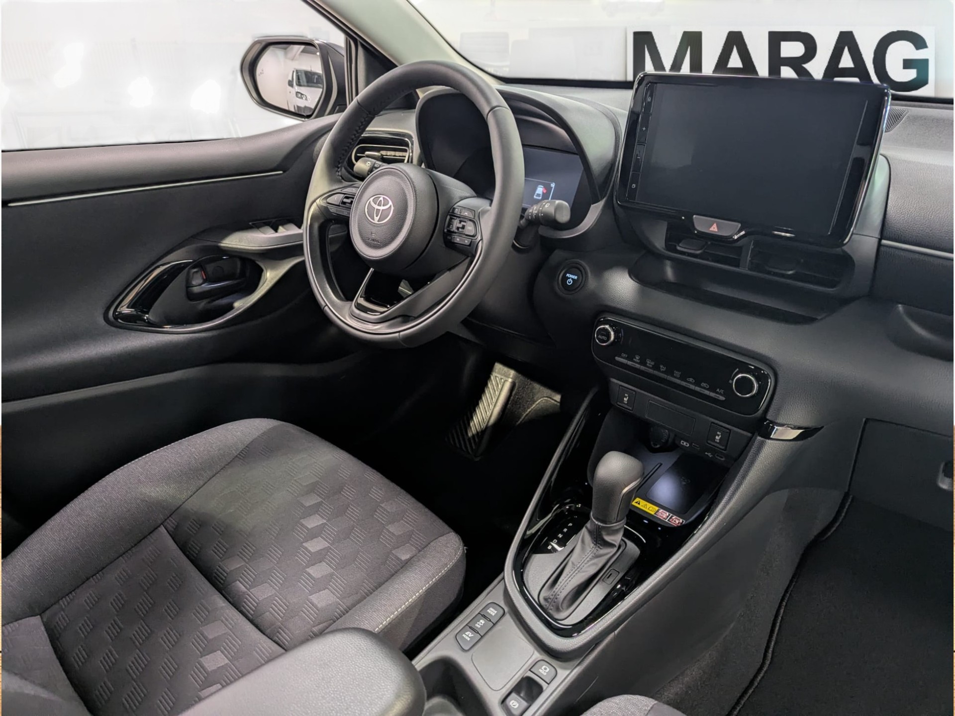 TOYOTA Yaris 1.5 Trend e-CVT - 15