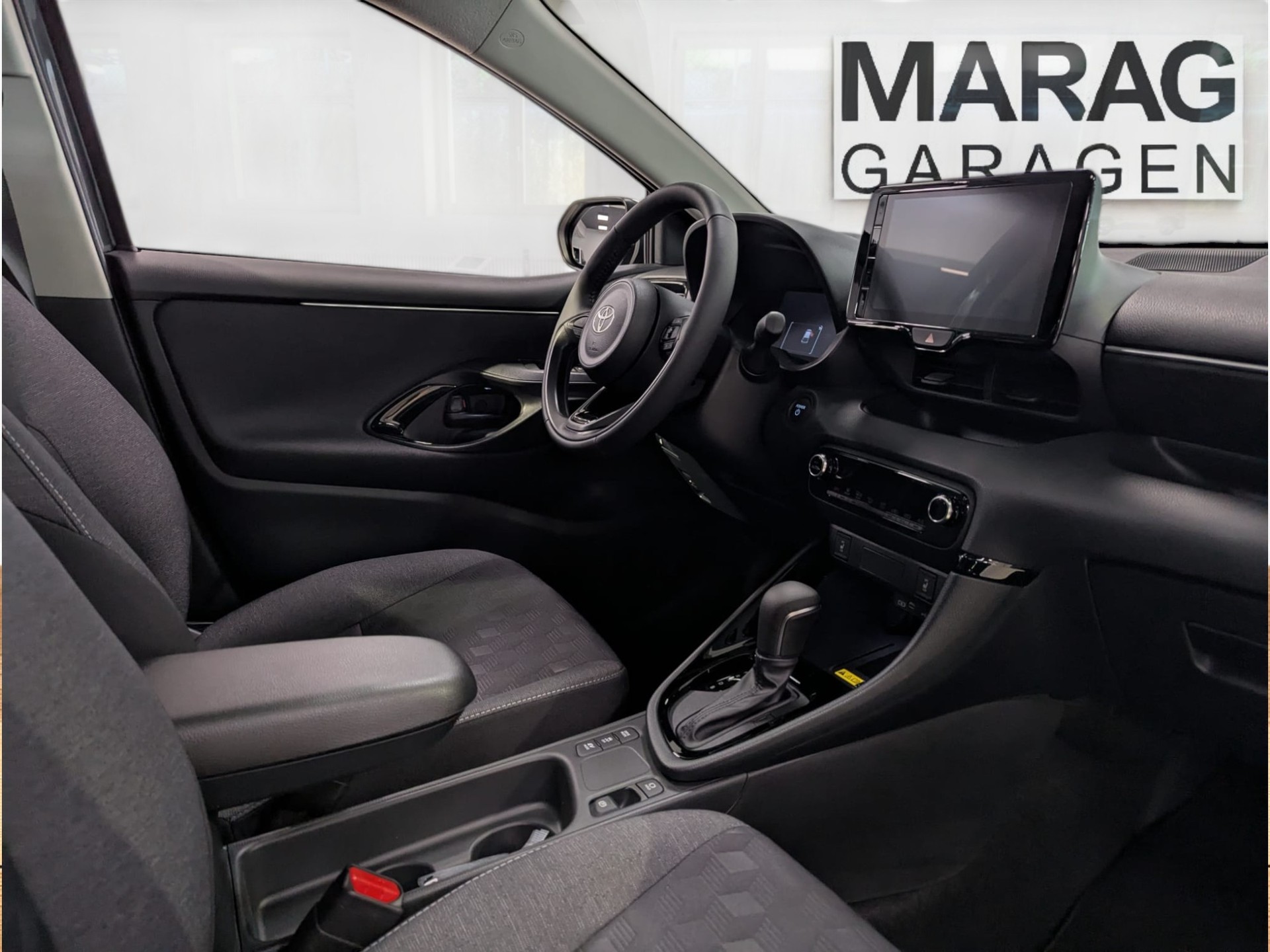 TOYOTA Yaris 1.5 Trend e-CVT - 14