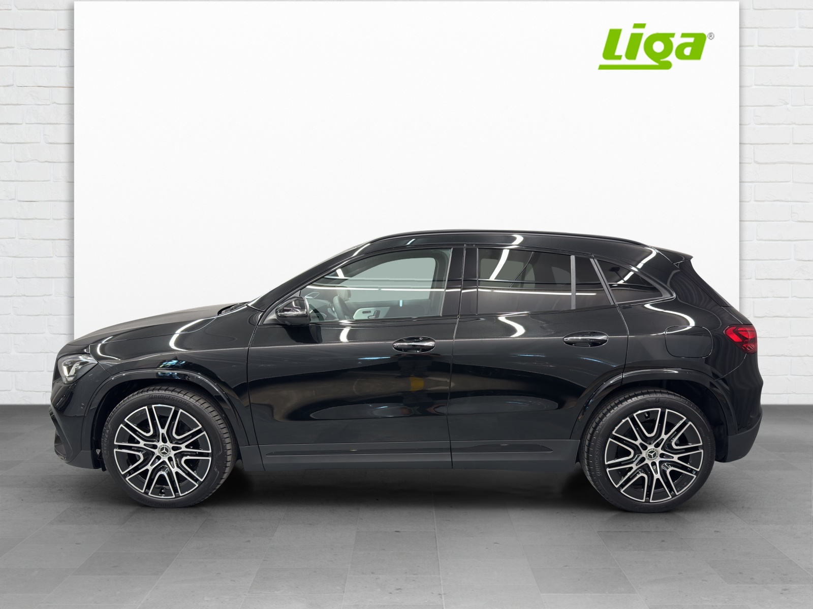 MERCEDES-BENZ GLA 220 d AMG Line 4Matic Swiss Star