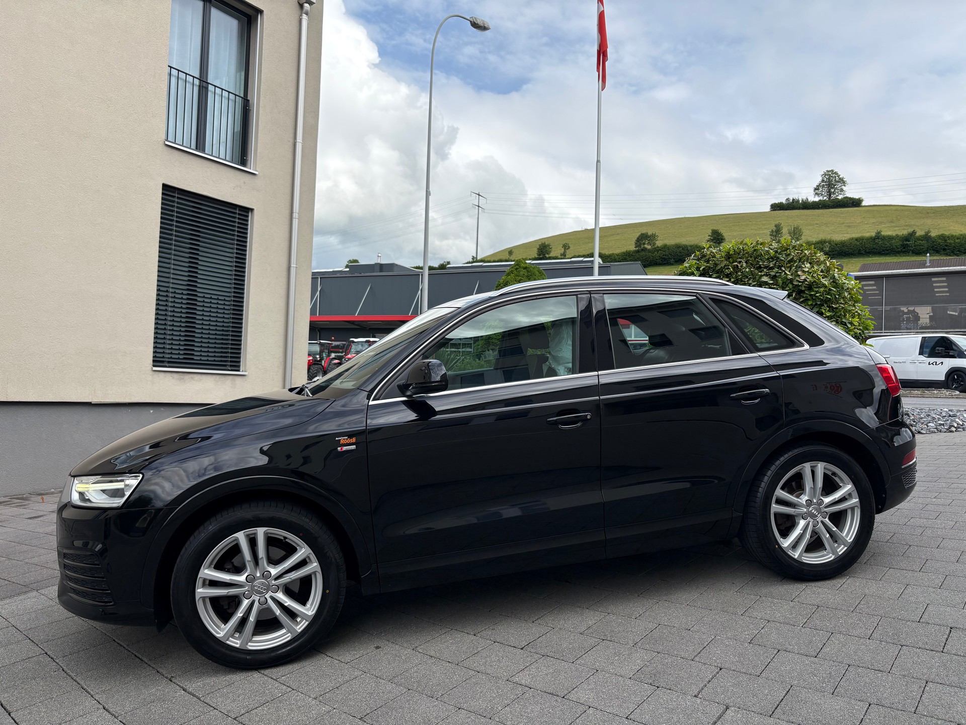 AUDI Q3 2.0 TFSI sport quattro S-tronic - 3