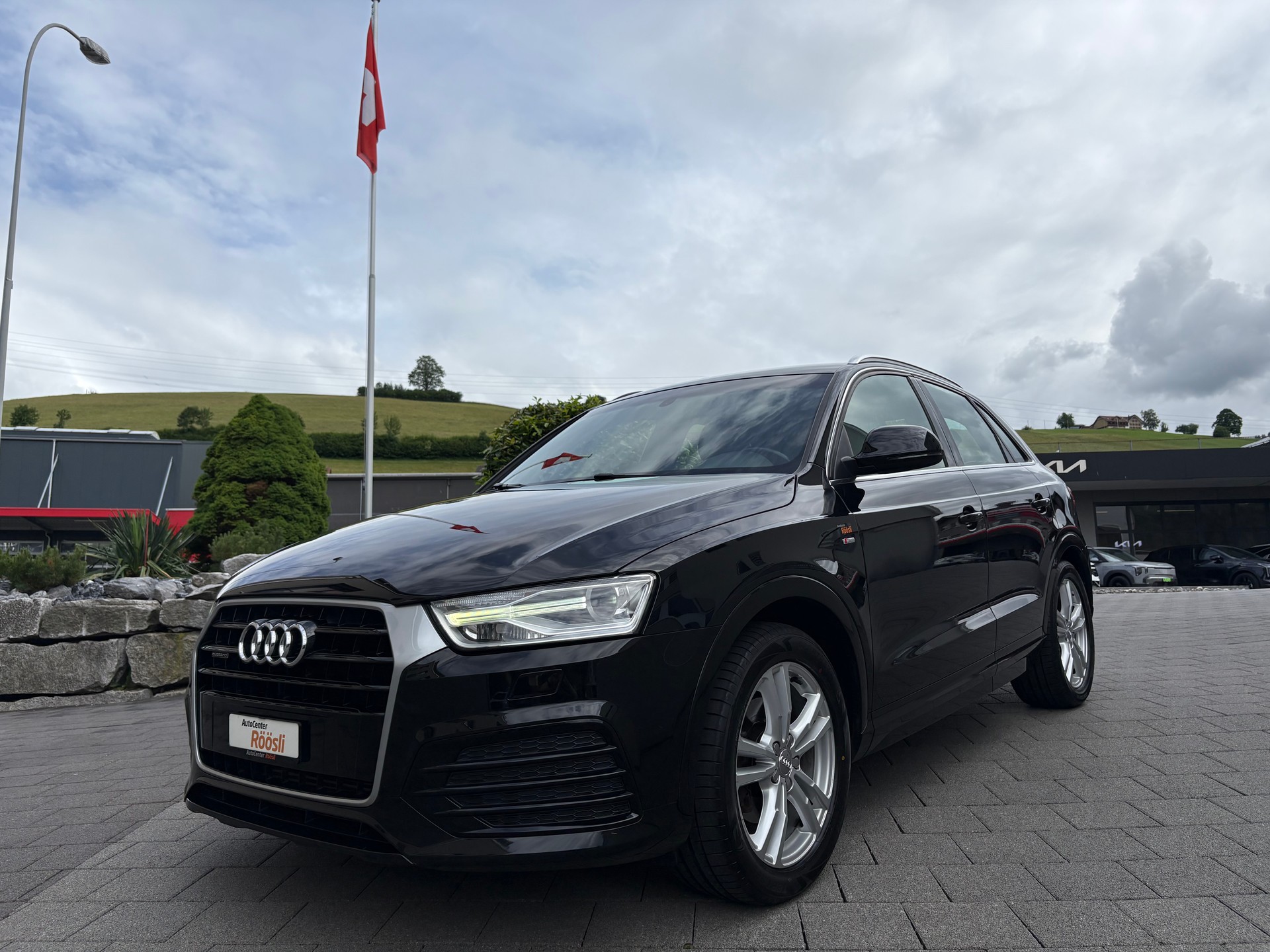 AUDI Q3 2.0 TFSI sport quattro S-tronic - 4