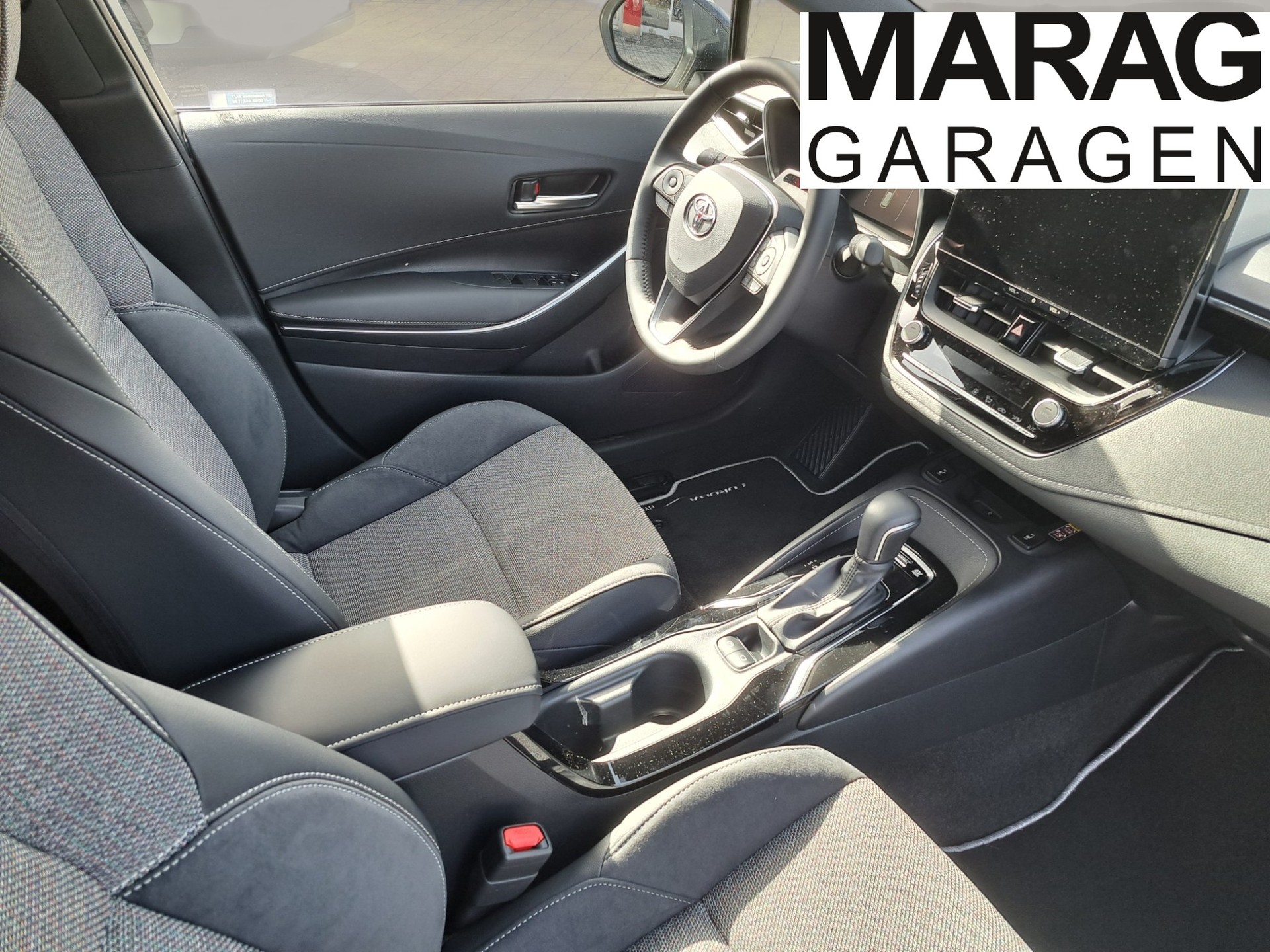 TOYOTA Touring Sports 2.0 HEV Swiss Edition - 4