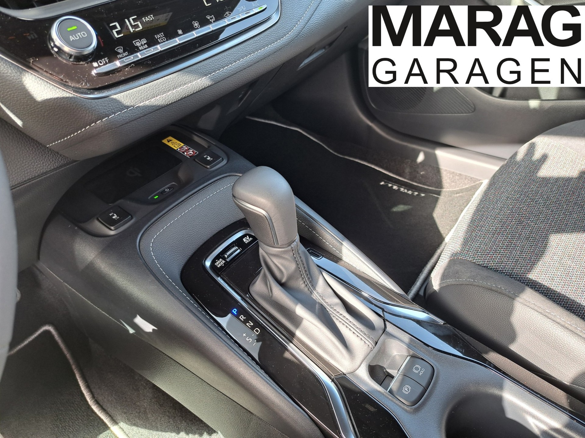 TOYOTA Touring Sports 2.0 HEV Swiss Edition - 13