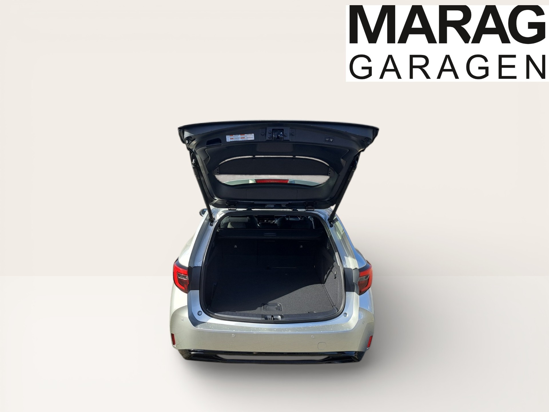 TOYOTA Touring Sports 2.0 HEV Swiss Edition - 8