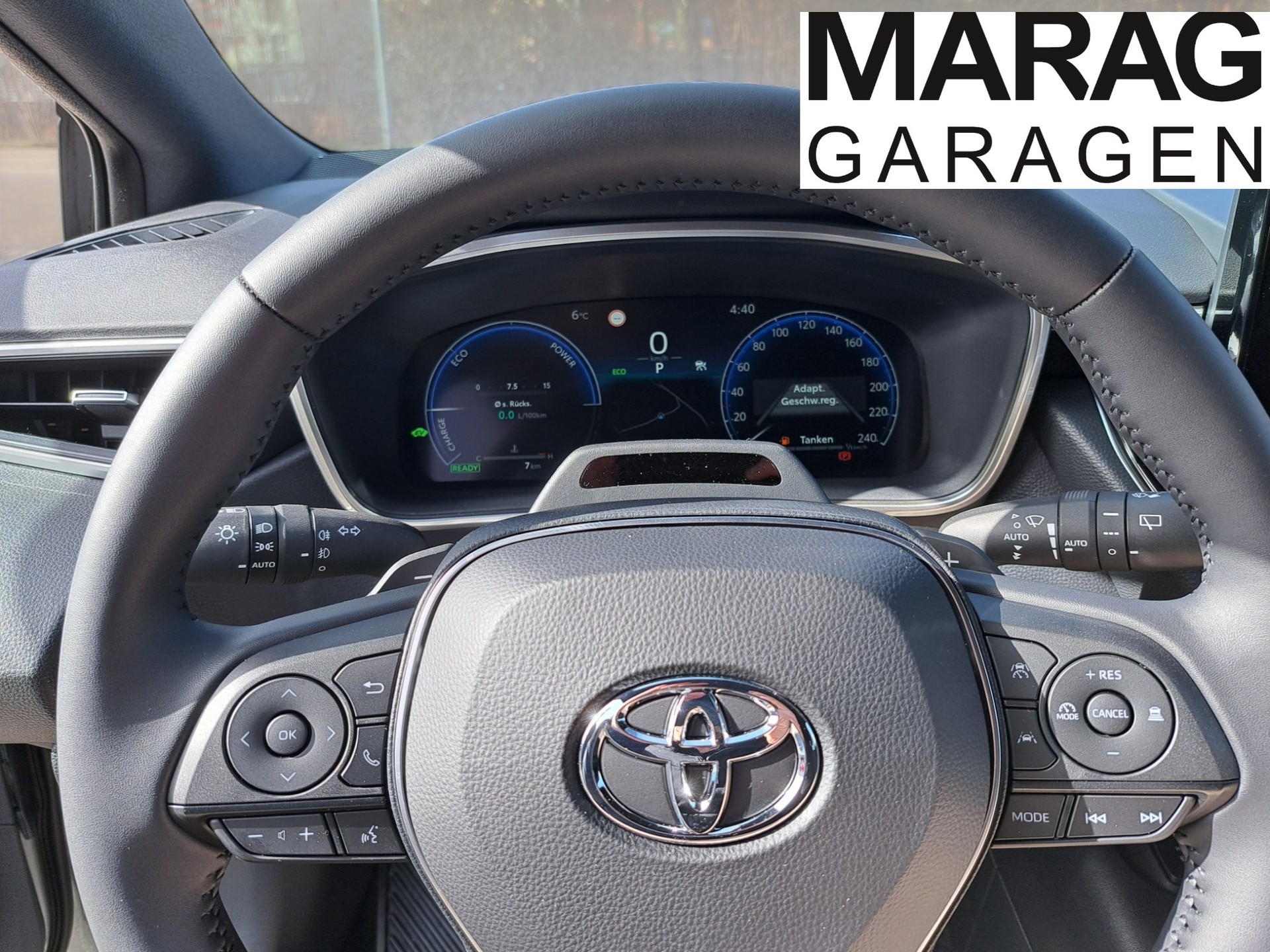 TOYOTA Touring Sports 2.0 HEV Swiss Edition - 11