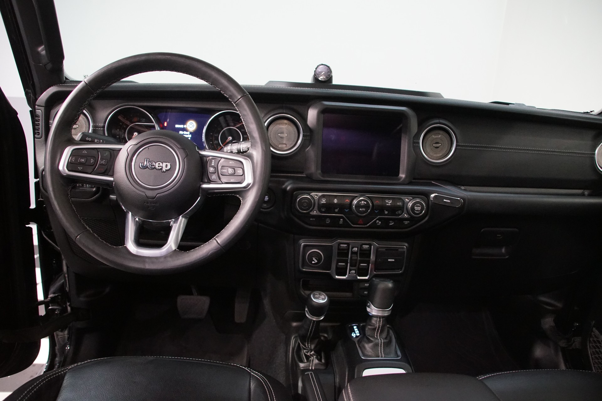 JEEP Wrangler 2.0 Unlimited Sahara Overland *swiss* Automatic - 15