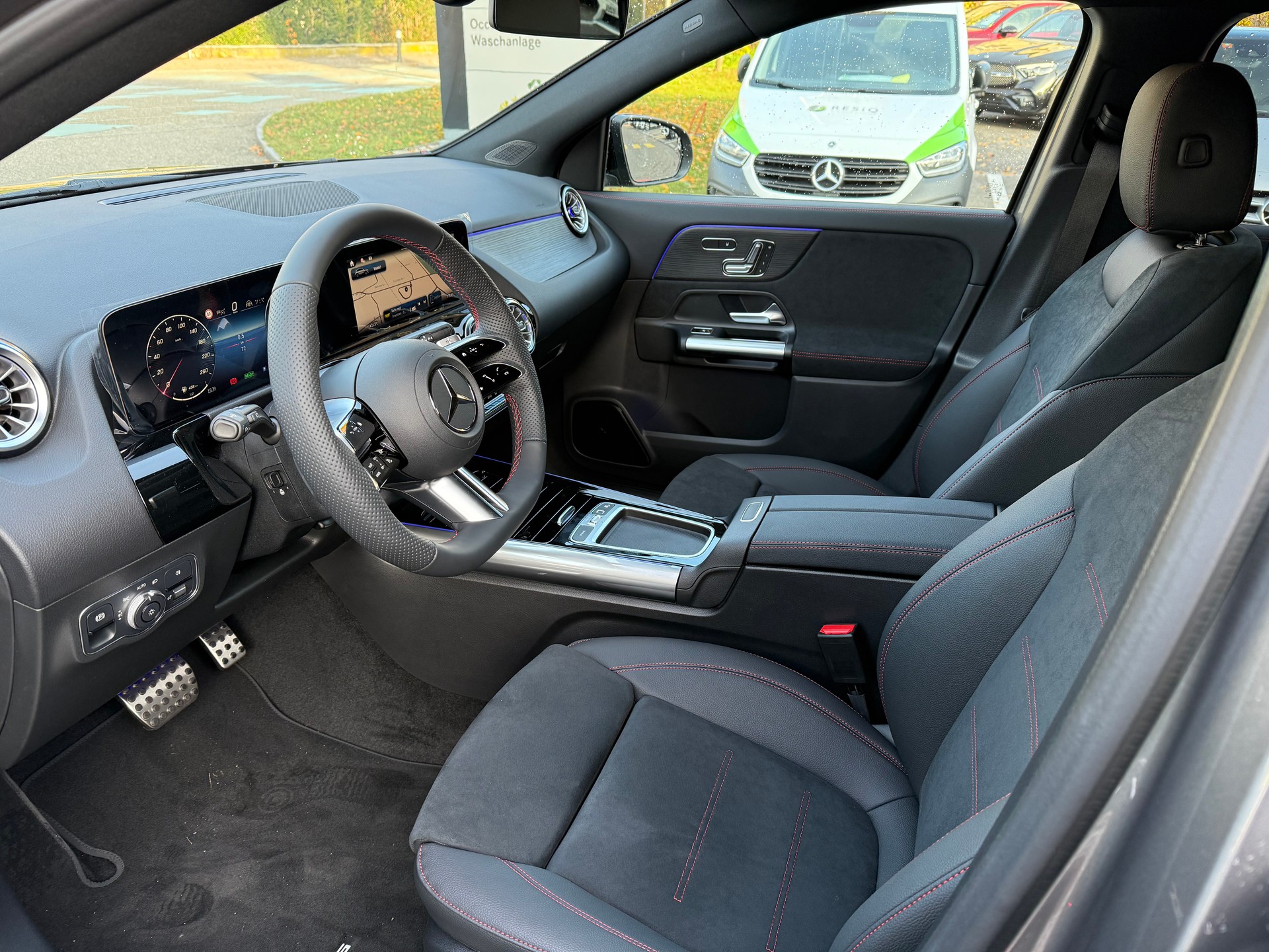 MERCEDES-BENZ GLA 250 e EQ Star 8G-DCT - 4