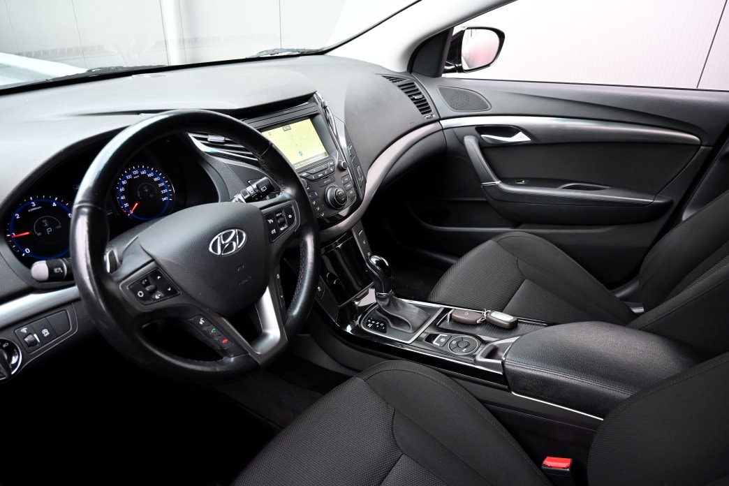 HYUNDAI i40 Wagon 1.7 CRDI Amplia Automatic - 7