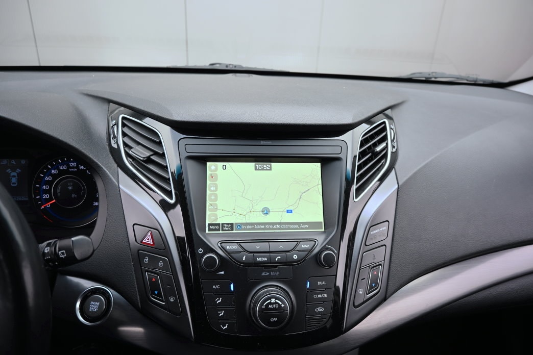 HYUNDAI i40 Wagon 1.7 CRDI Amplia Automatic - 10