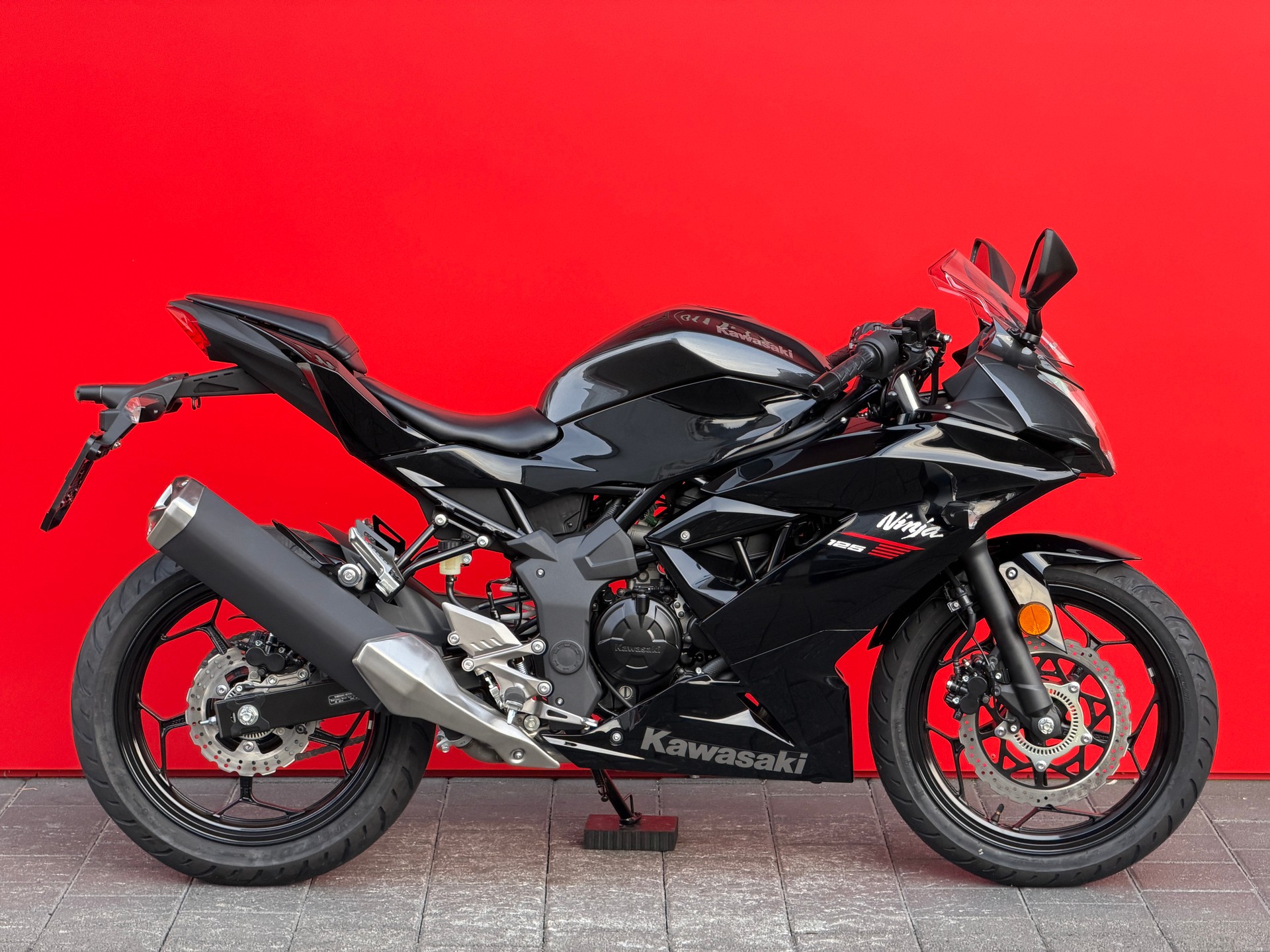 KAWASAKI Ninja 125 - 1
